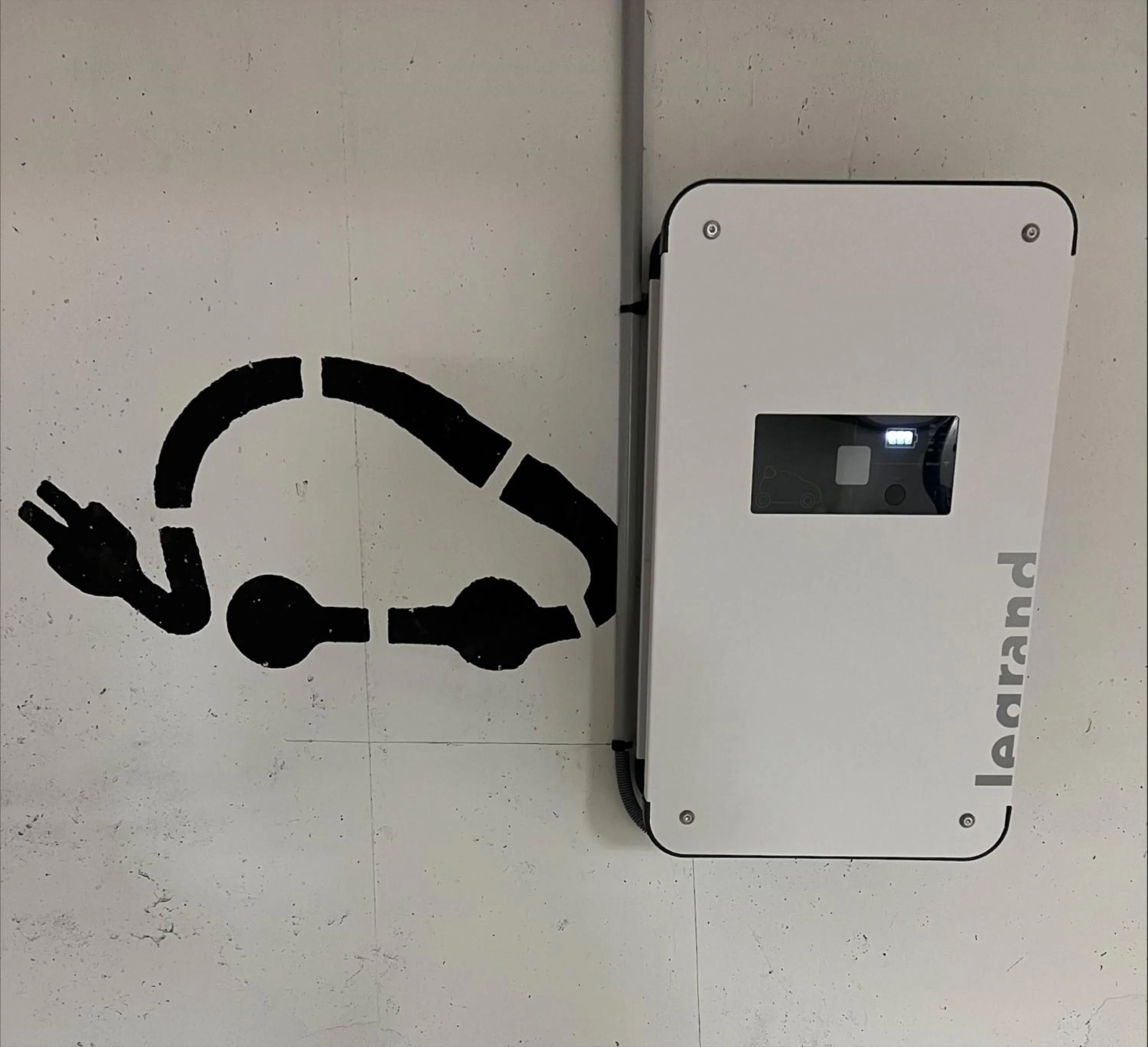 Parking in Holiday Inn Express Paris - Poissy by IHG