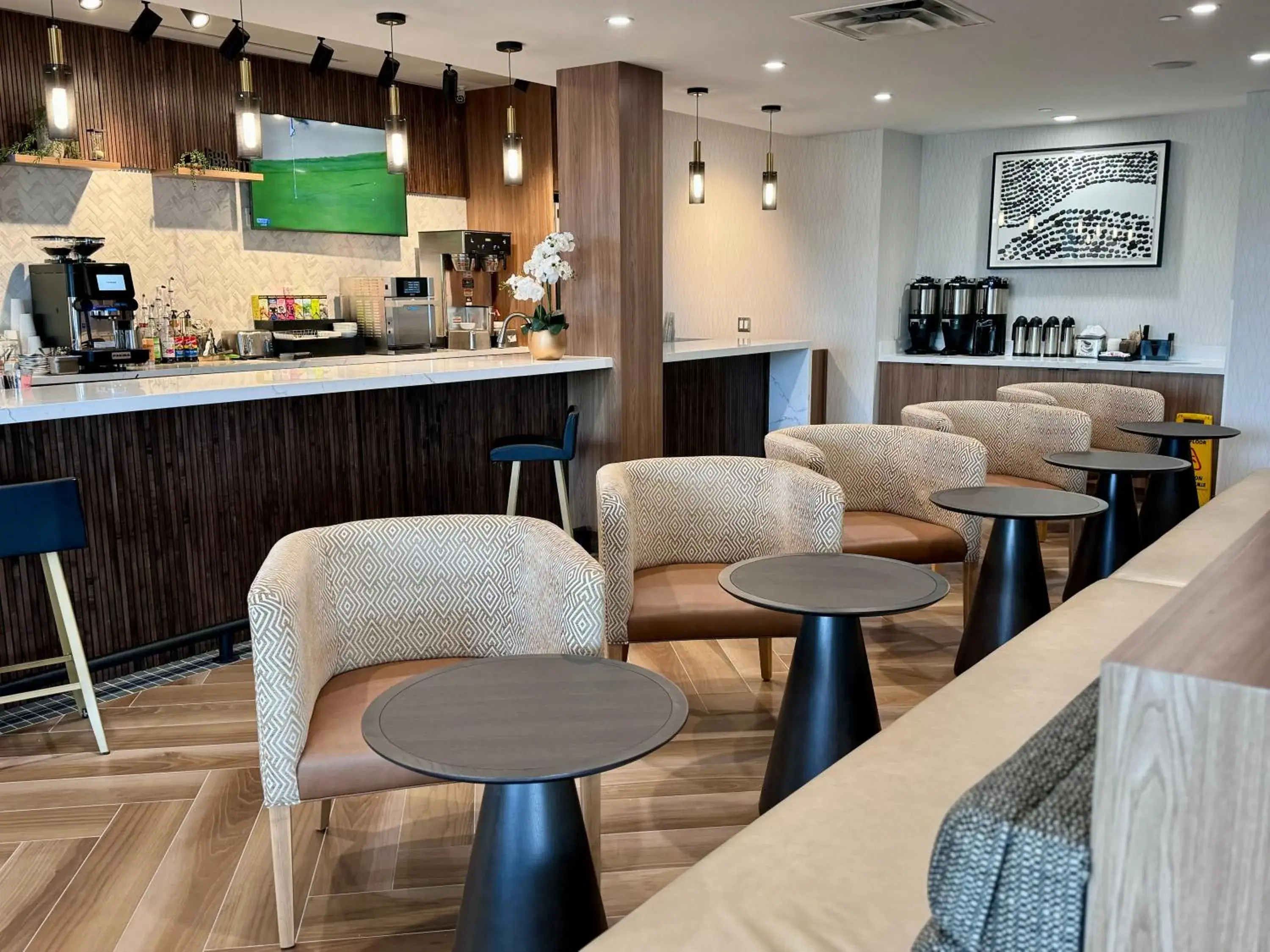 Restaurant/places to eat in Staybridge Suites St. Catharines Conf Ctr by IHG Restaurant/places to eat in Staybridge Suites St. Catharines Conf Ctr by IHG