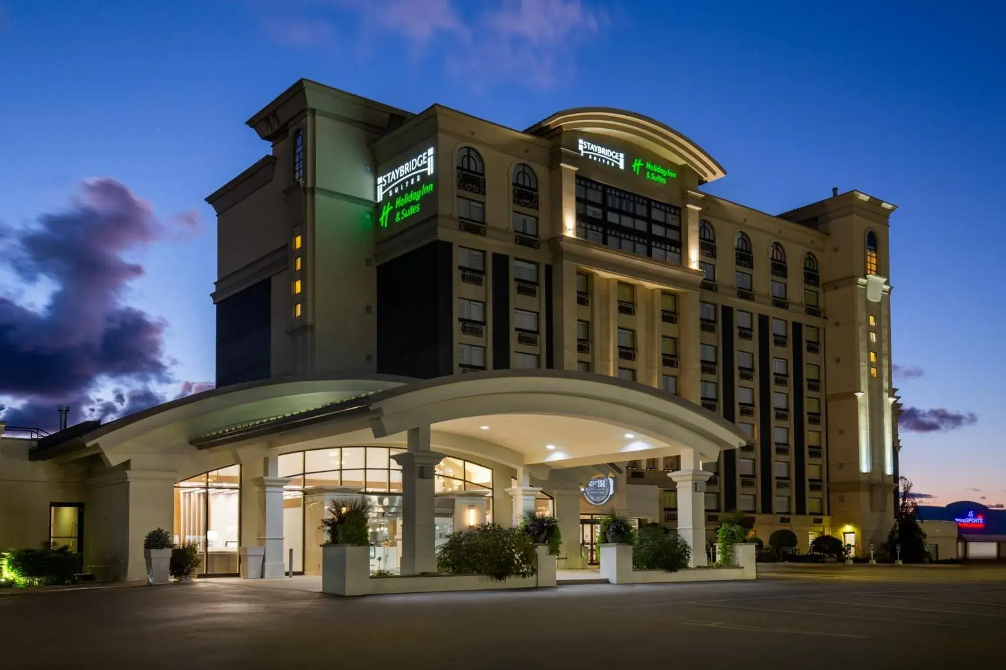 Property building in Staybridge Suites St. Catharines Conf Ctr by IHG Property building in Staybridge Suites St. Catharines Conf Ctr by IHG