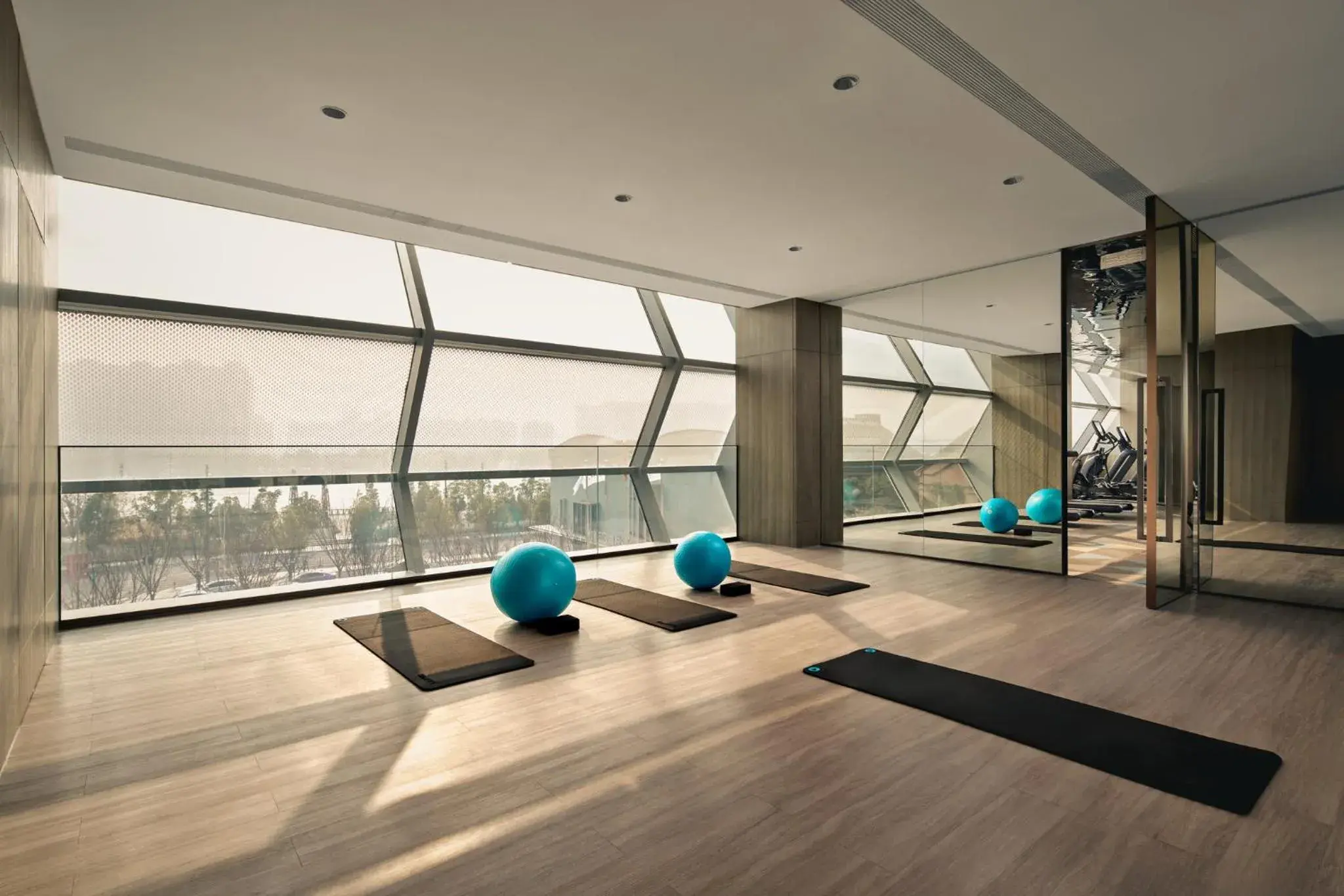 Fitness centre/facilities in Hotel Indigo Ningbo Riverside by IHG Fitness centre/facilities in Hotel Indigo Ningbo Riverside by IHG