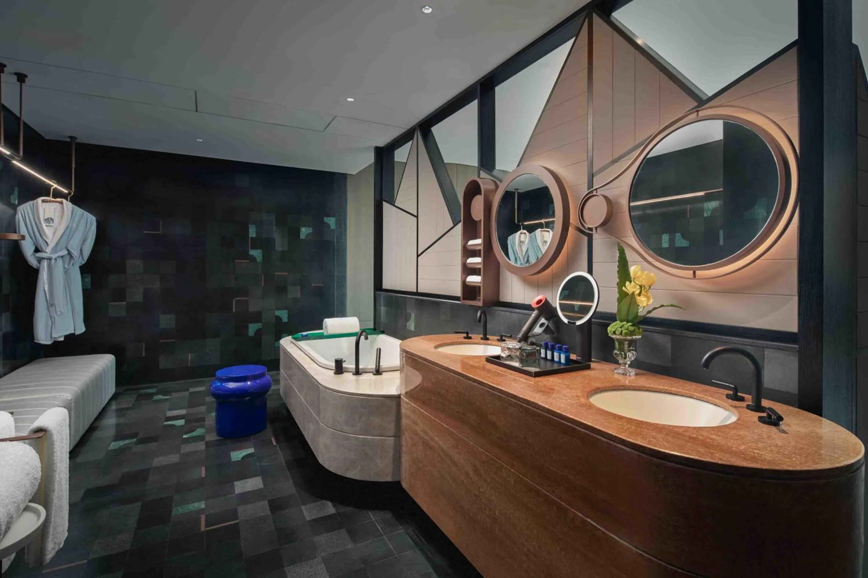 Toilet in Hotel Indigo Ningbo Riverside by IHG