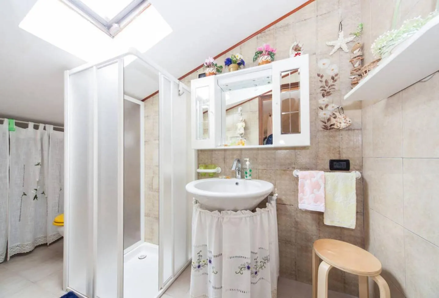 Shower in Au Jardin fleuri
