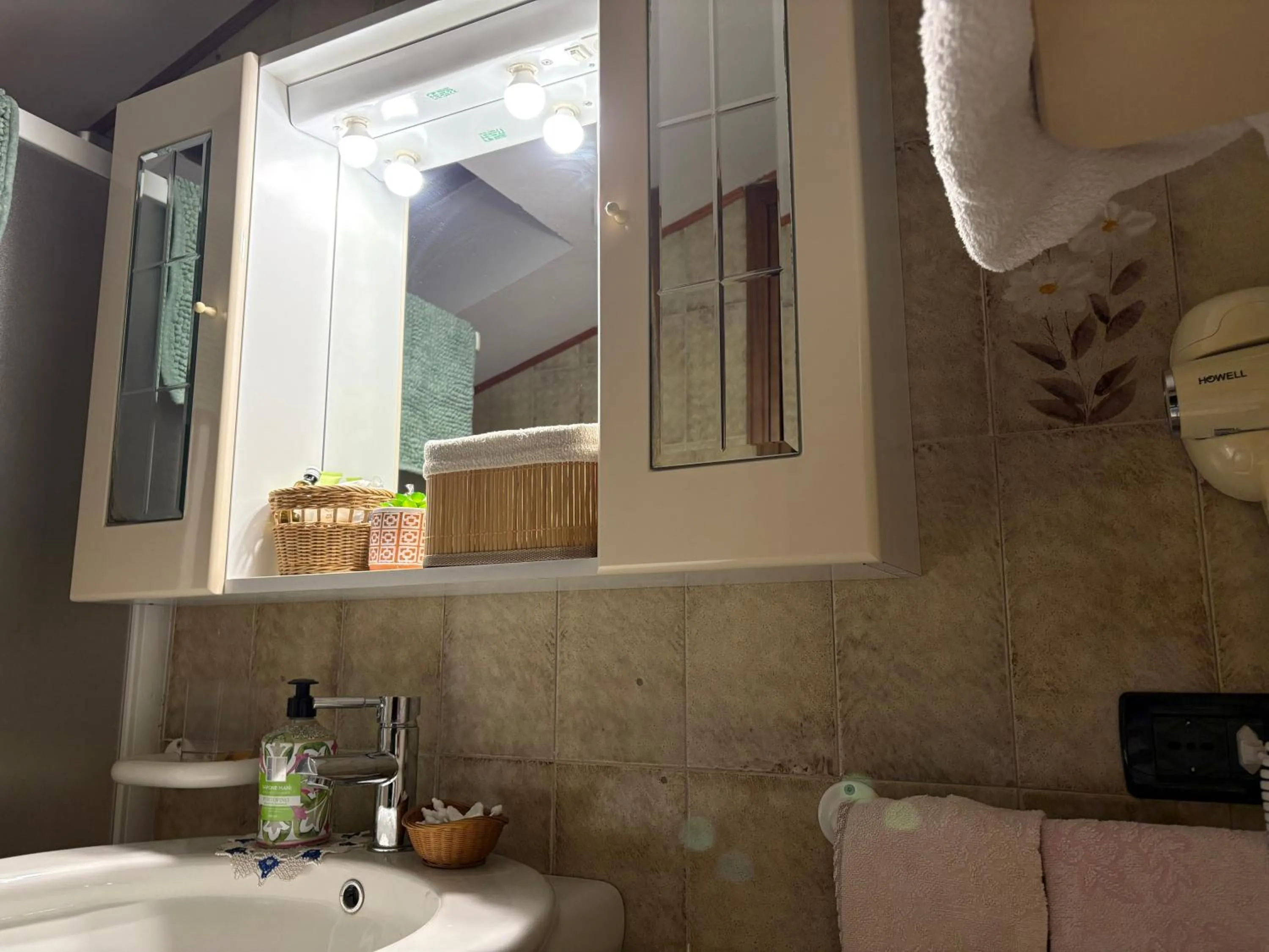Bathroom in Au Jardin fleuri
