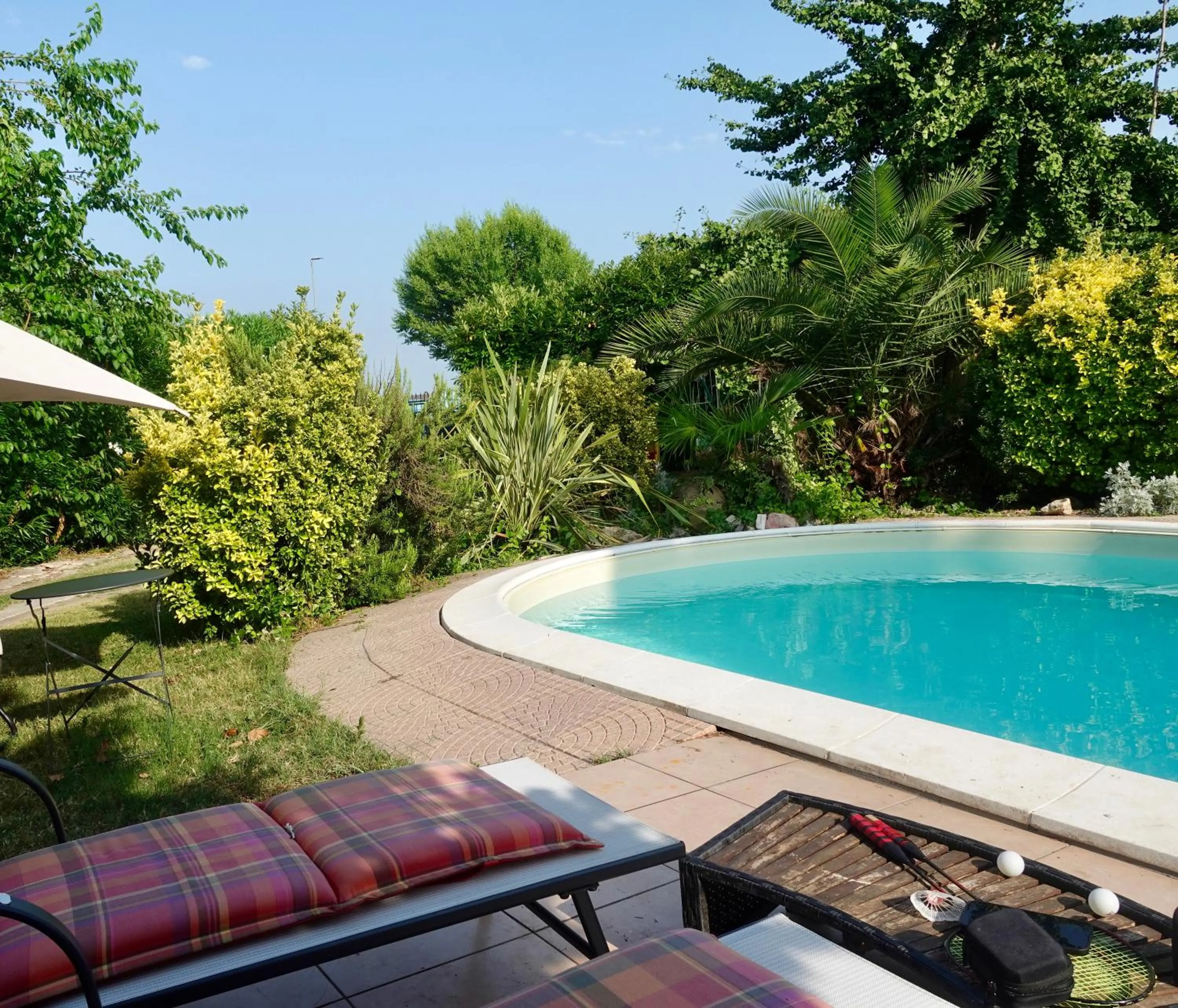 Swimming pool in Au Jardin fleuri