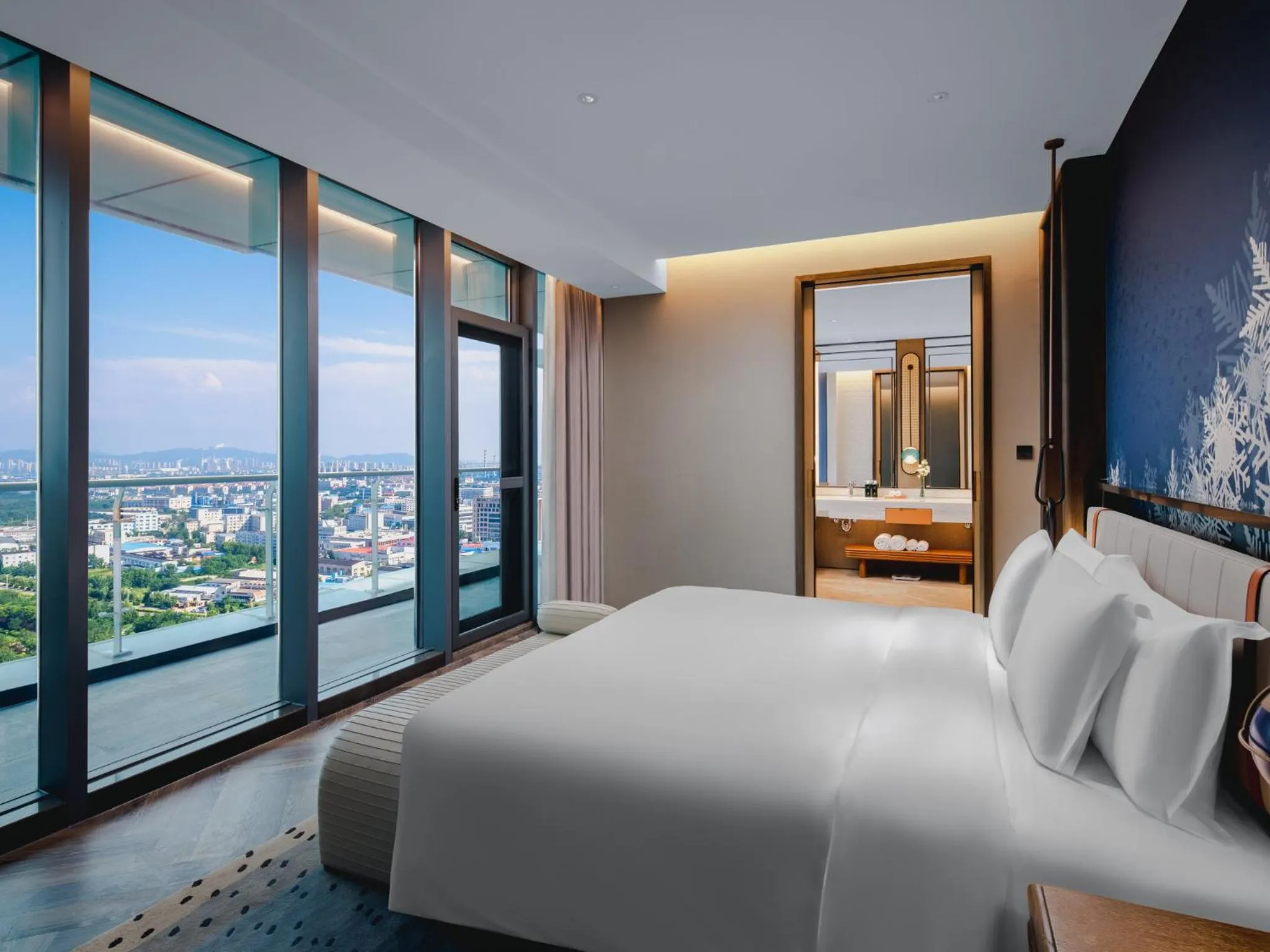 Photo of the whole room, Bed in Hotel Indigo Yantai Golden Coast by IHG