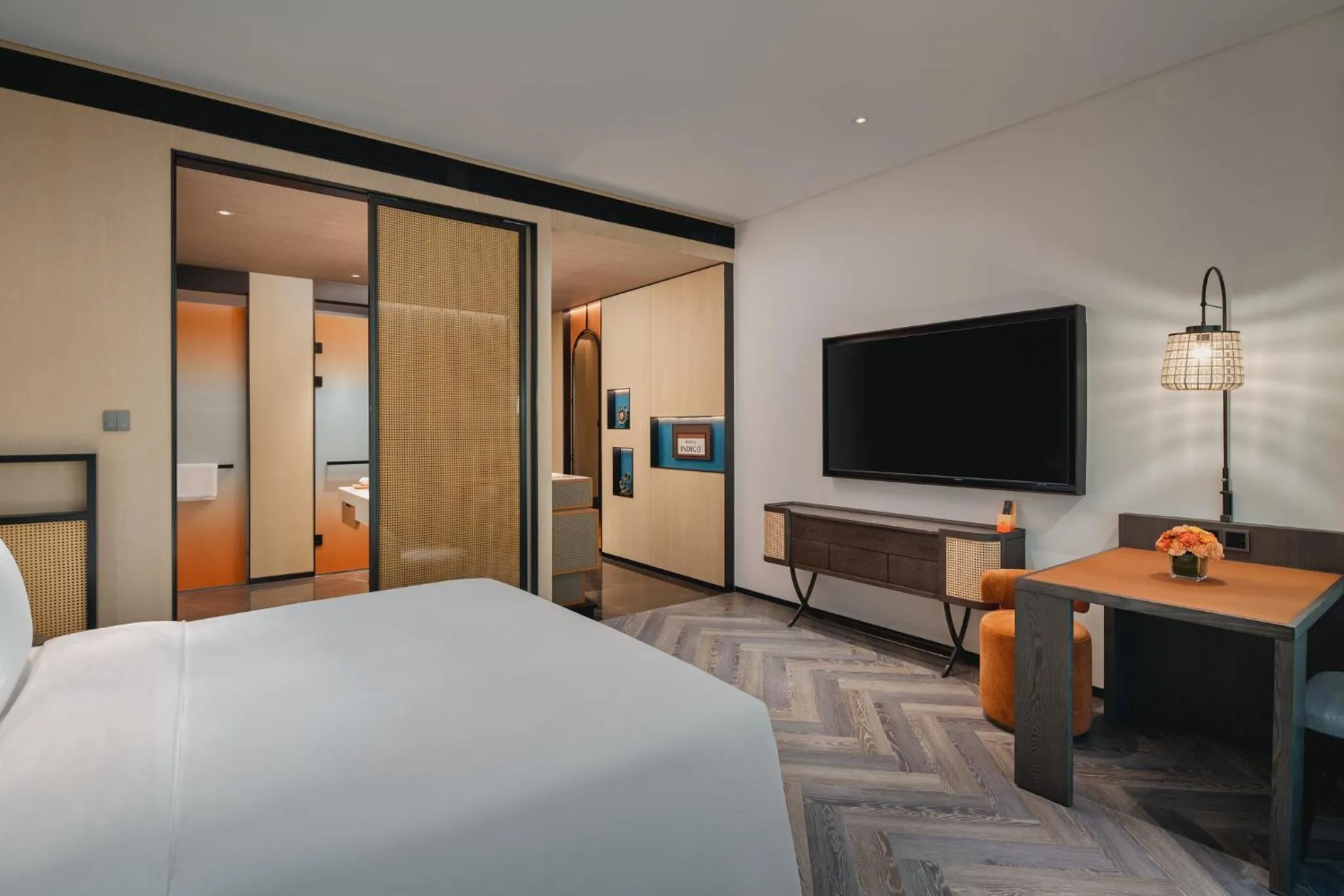 Photo of the whole room, Bed in Hotel Indigo Yantai Golden Coast by IHG