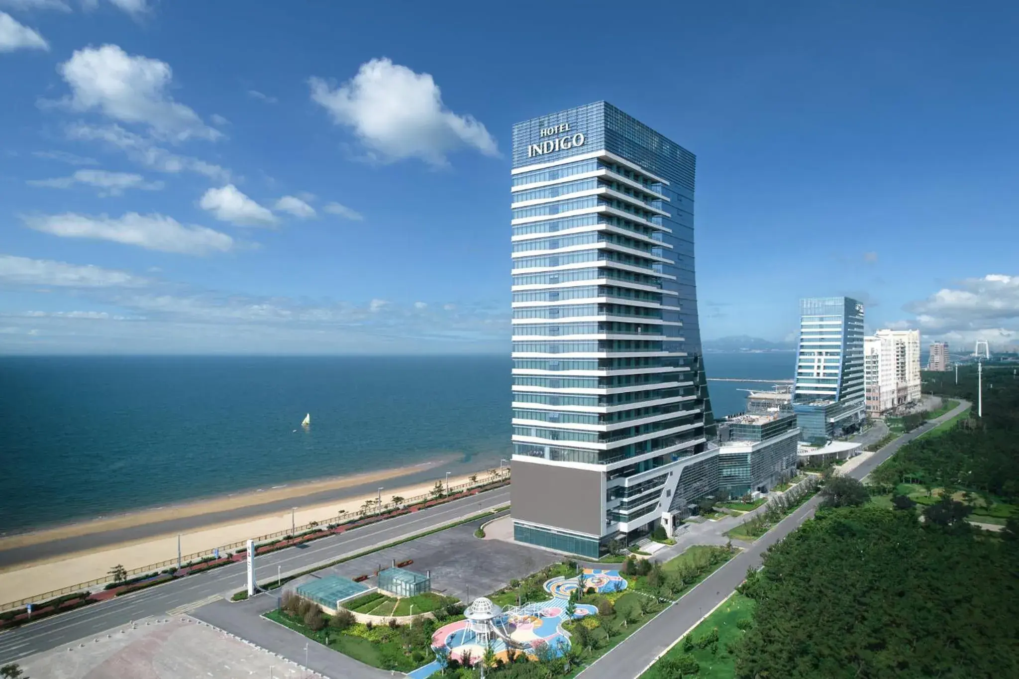 Property building in Hotel Indigo Yantai Golden Coast by IHG Property building in Hotel Indigo Yantai Golden Coast by IHG