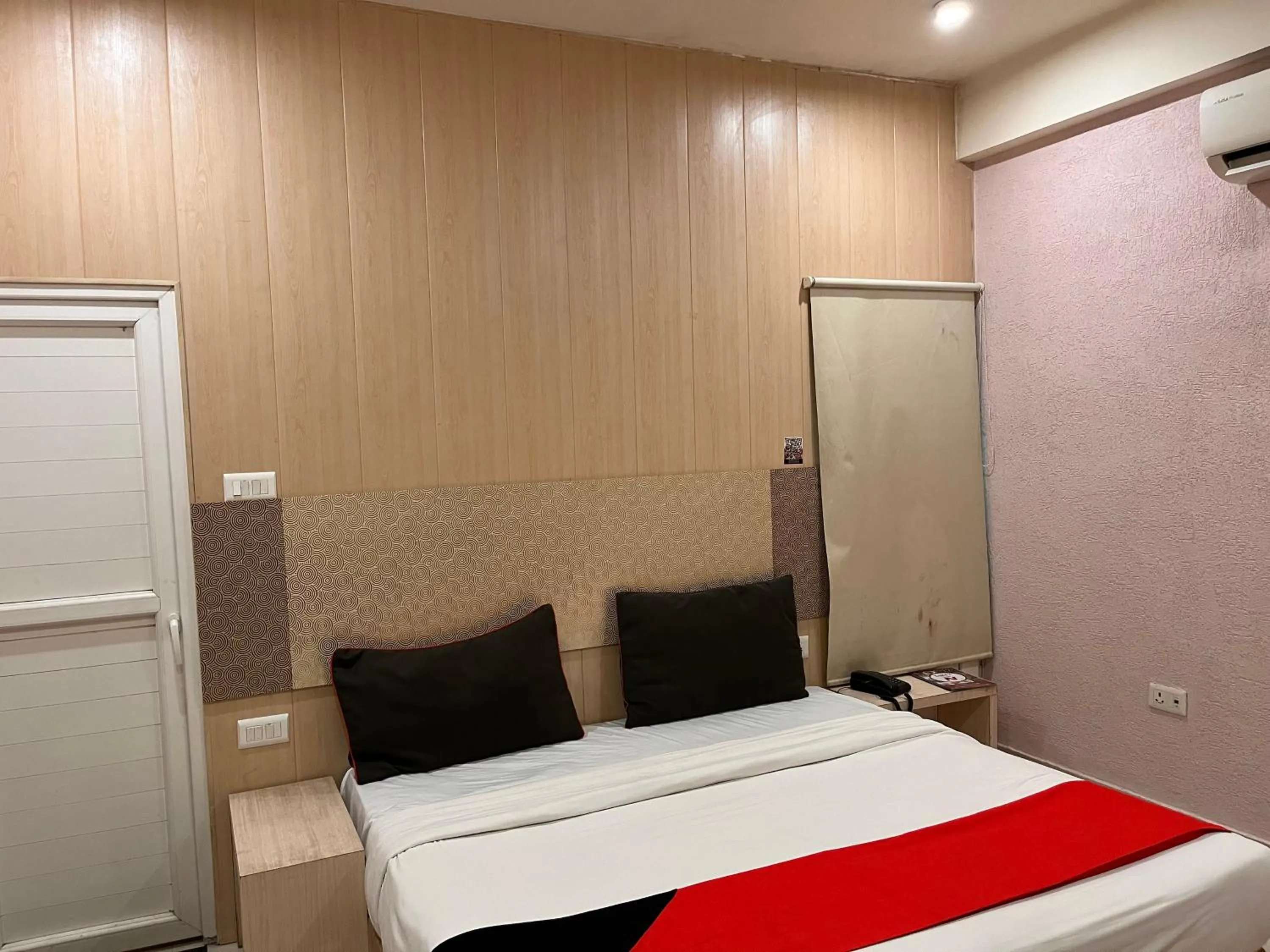 Hotel Ratana International