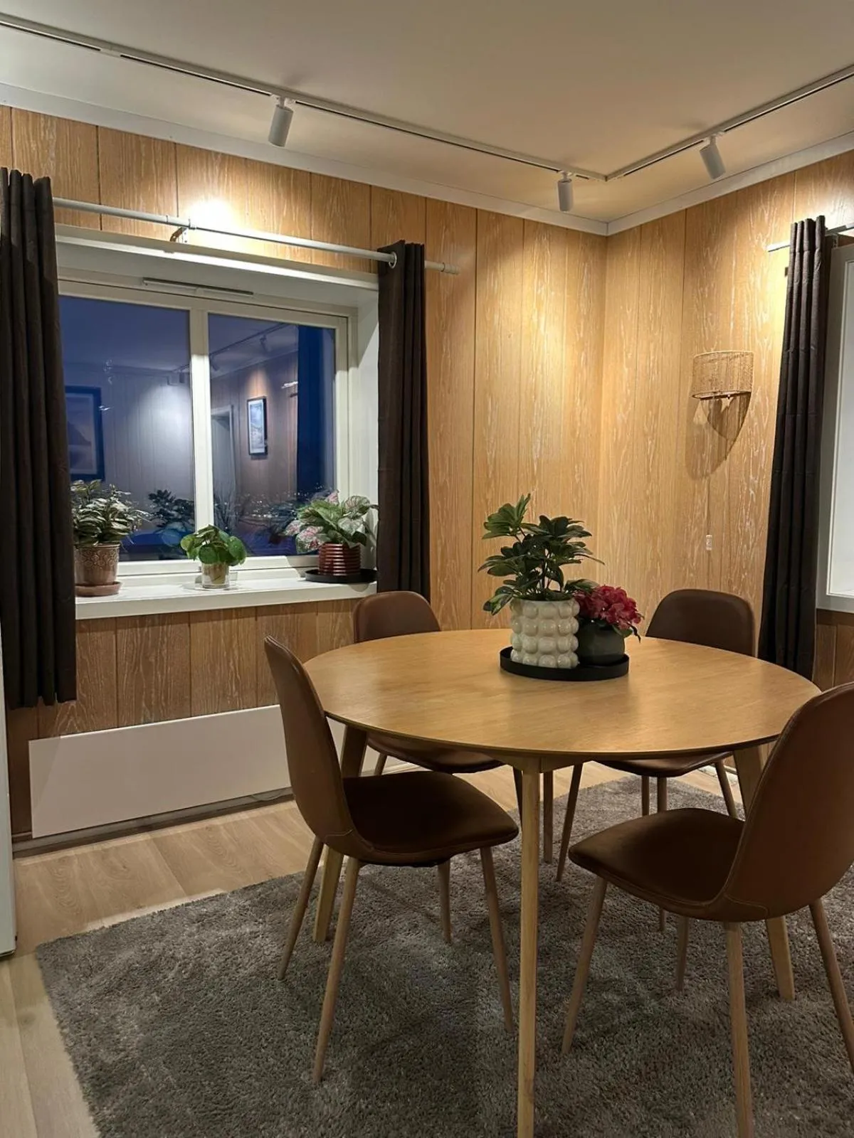 Dining area in LUN Home