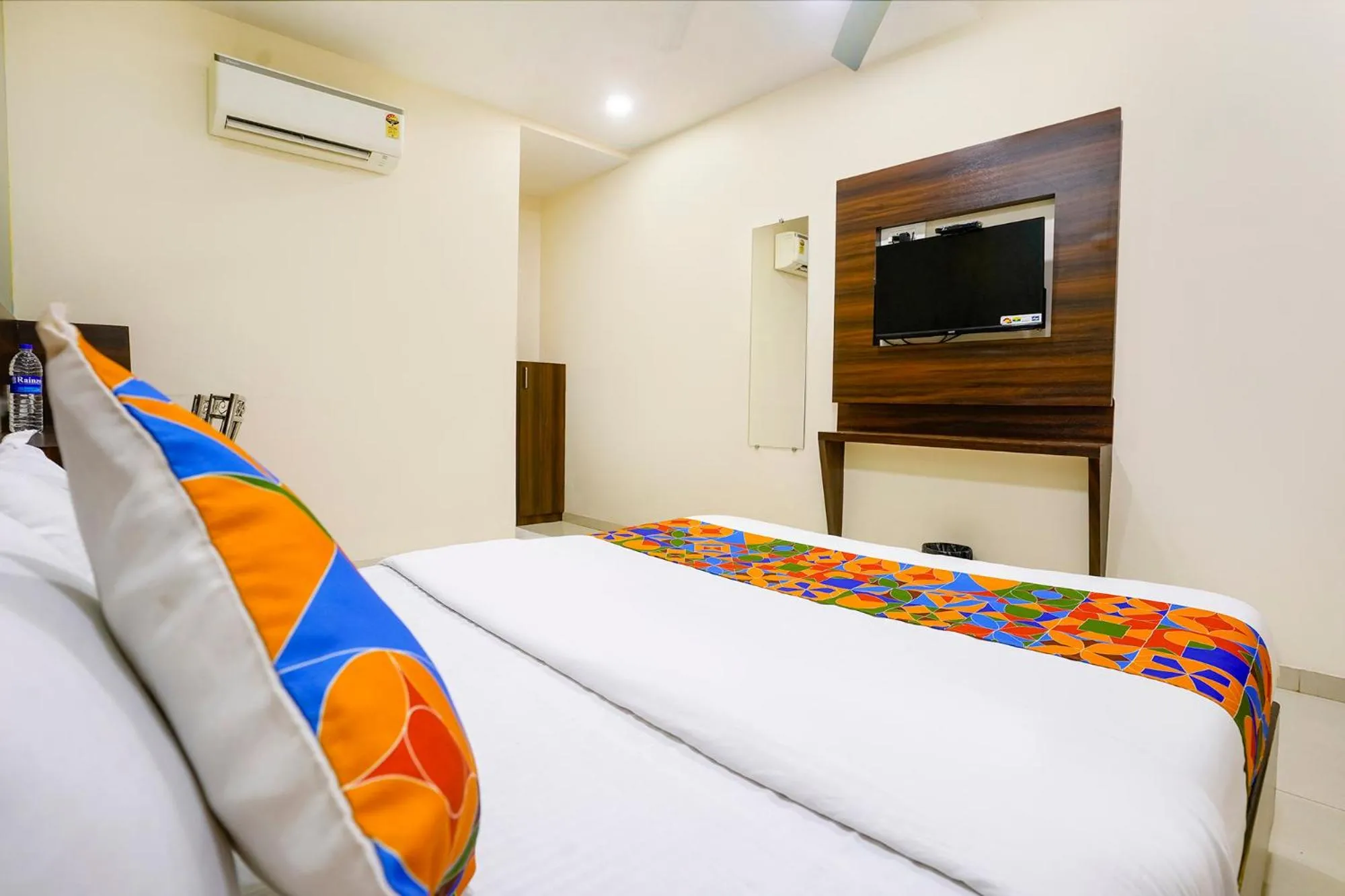Bed in FabHotel BKC Anex