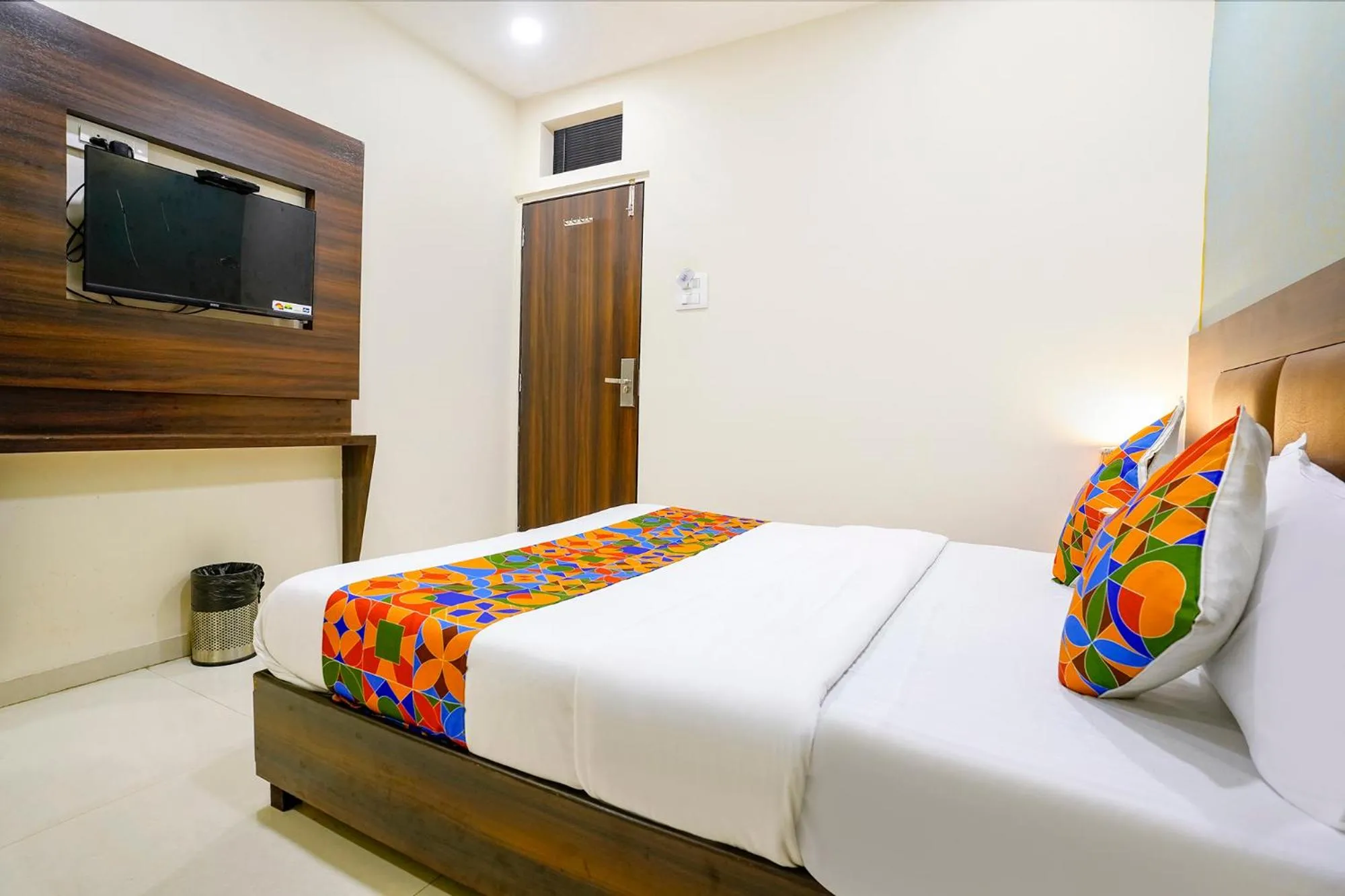 Bed in FabHotel BKC Anex