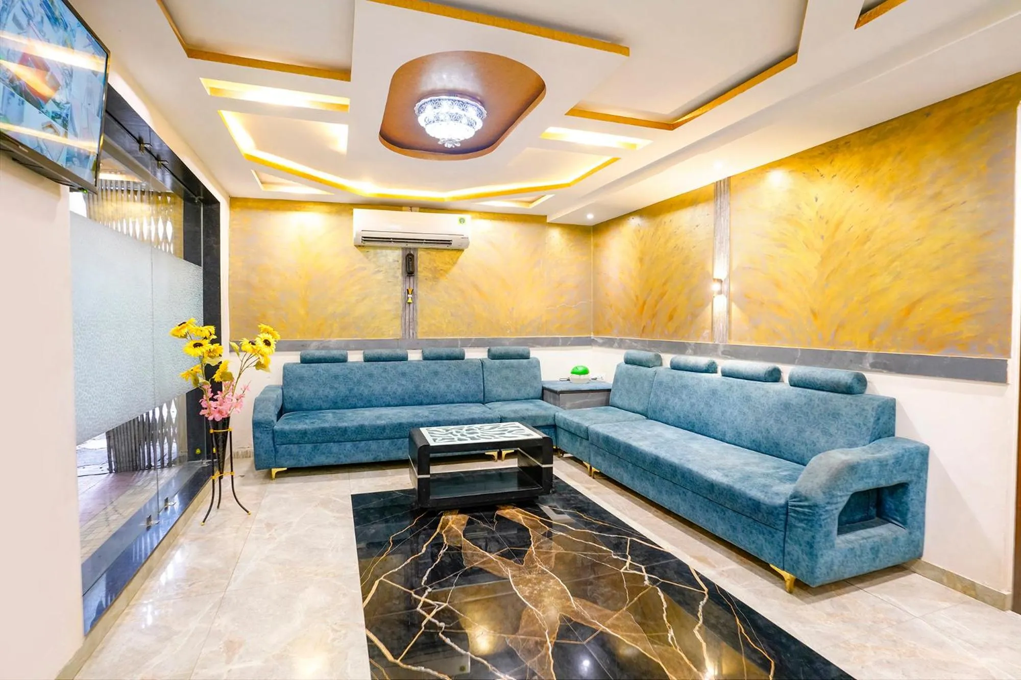 Seating area in FabHotel BKC Anex