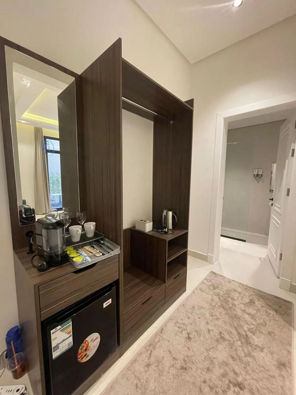 Coffee/tea facilities, Bed in Riyadh Luxury Hotel