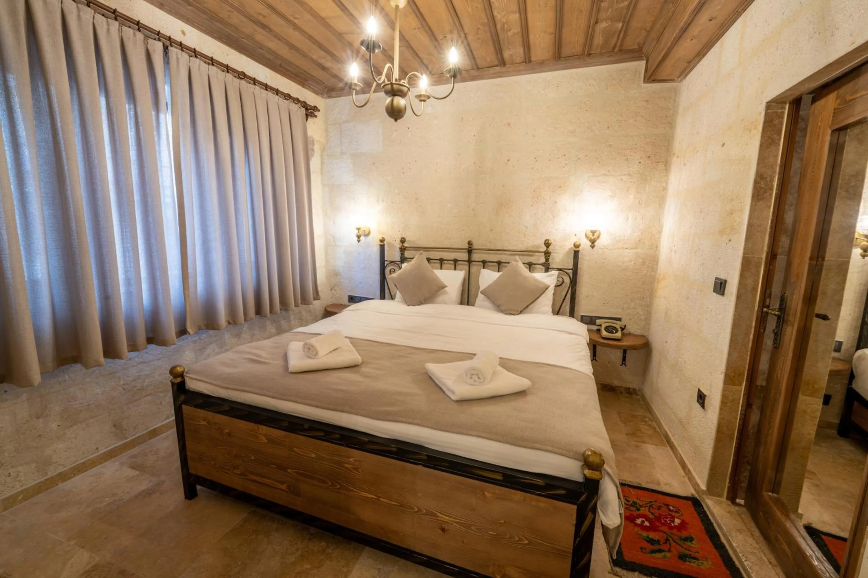 Bedroom, Bed in Library Cave House