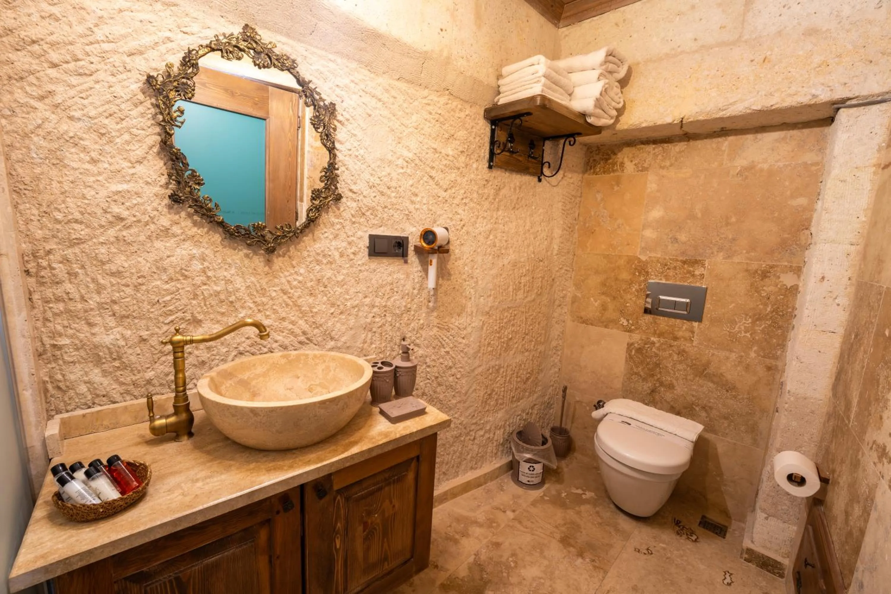 Shower in Library Cave House