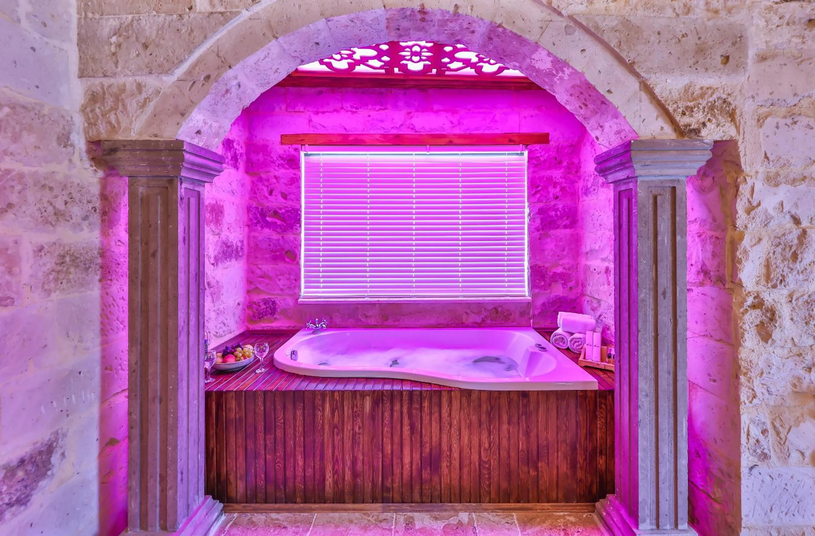 Hot Tub in Noble Crown Stone House Cappadocia