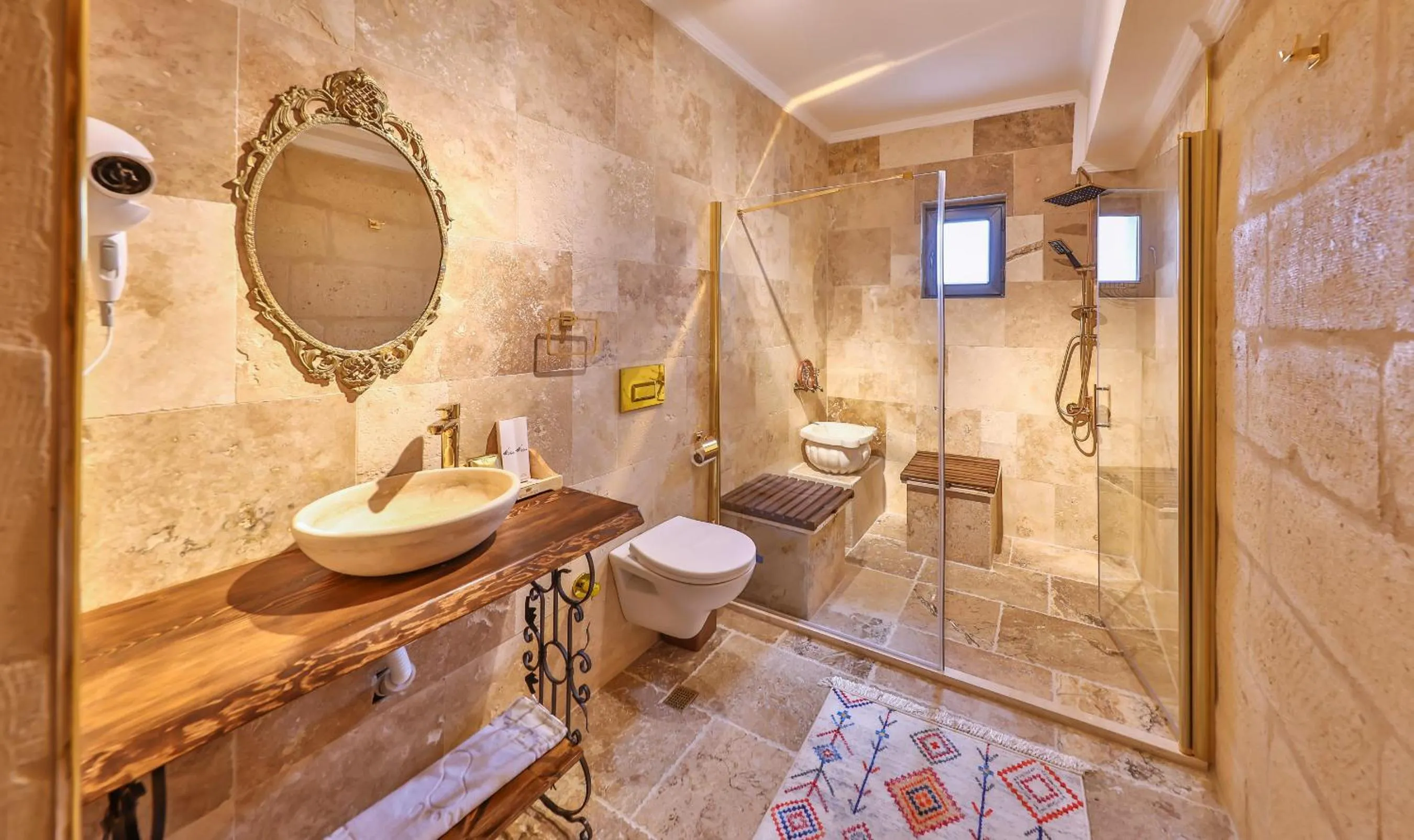 Shower in Noble Crown Stone House Cappadocia