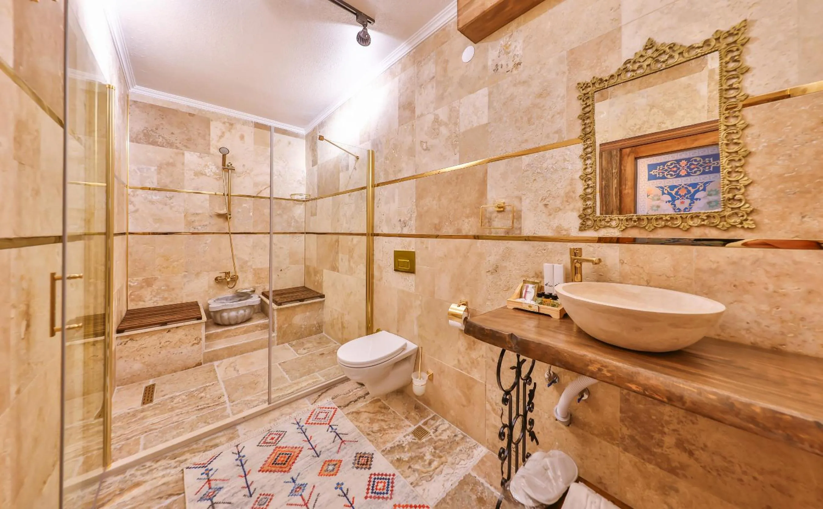 Shower in Noble Crown Stone House Cappadocia