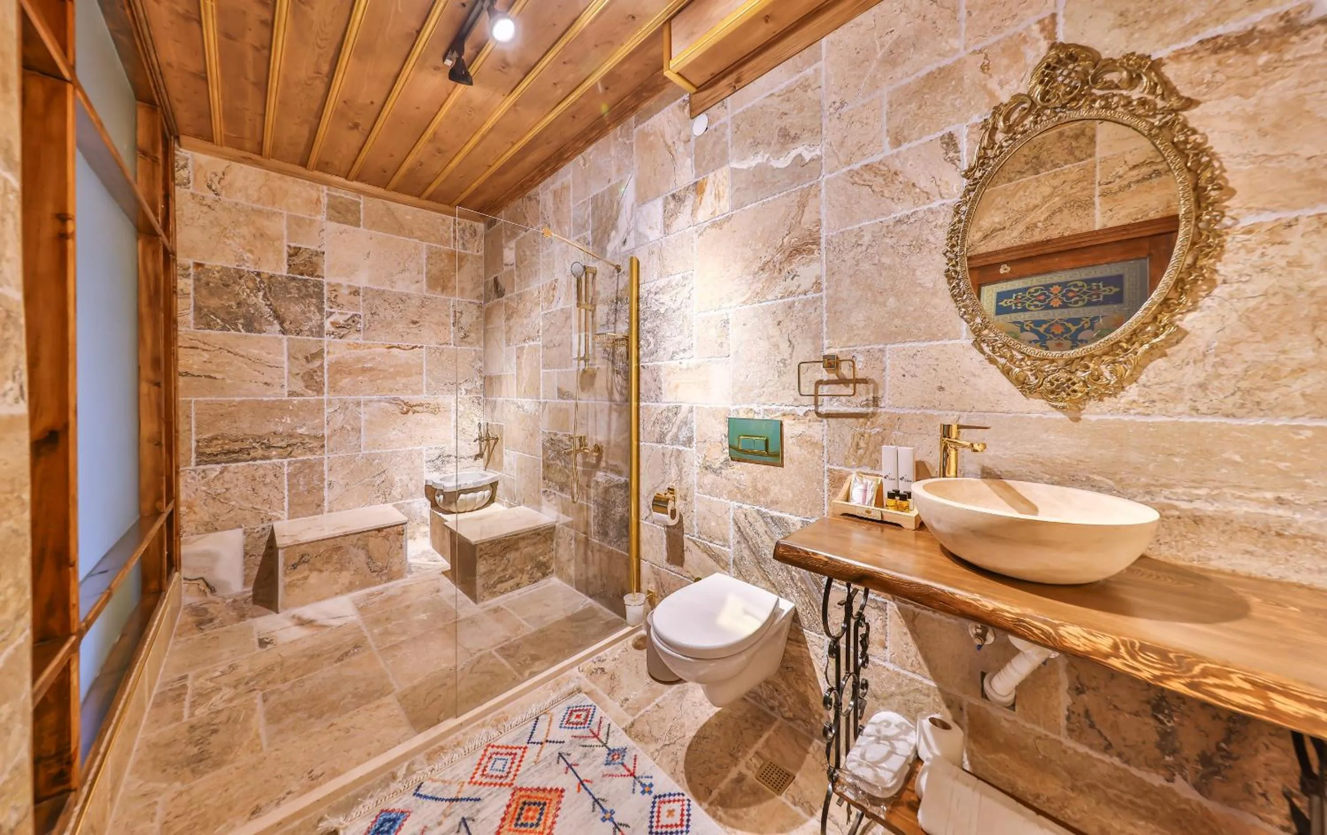 Shower in Noble Crown Stone House Cappadocia