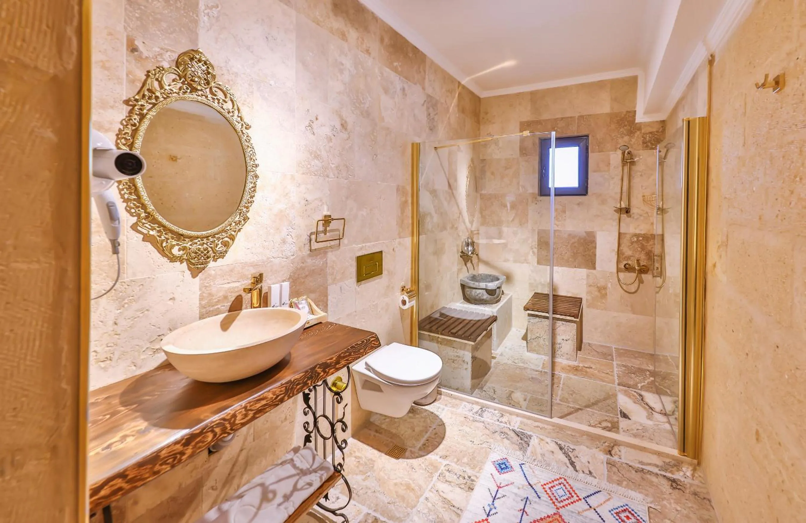 Shower in Noble Crown Stone House Cappadocia