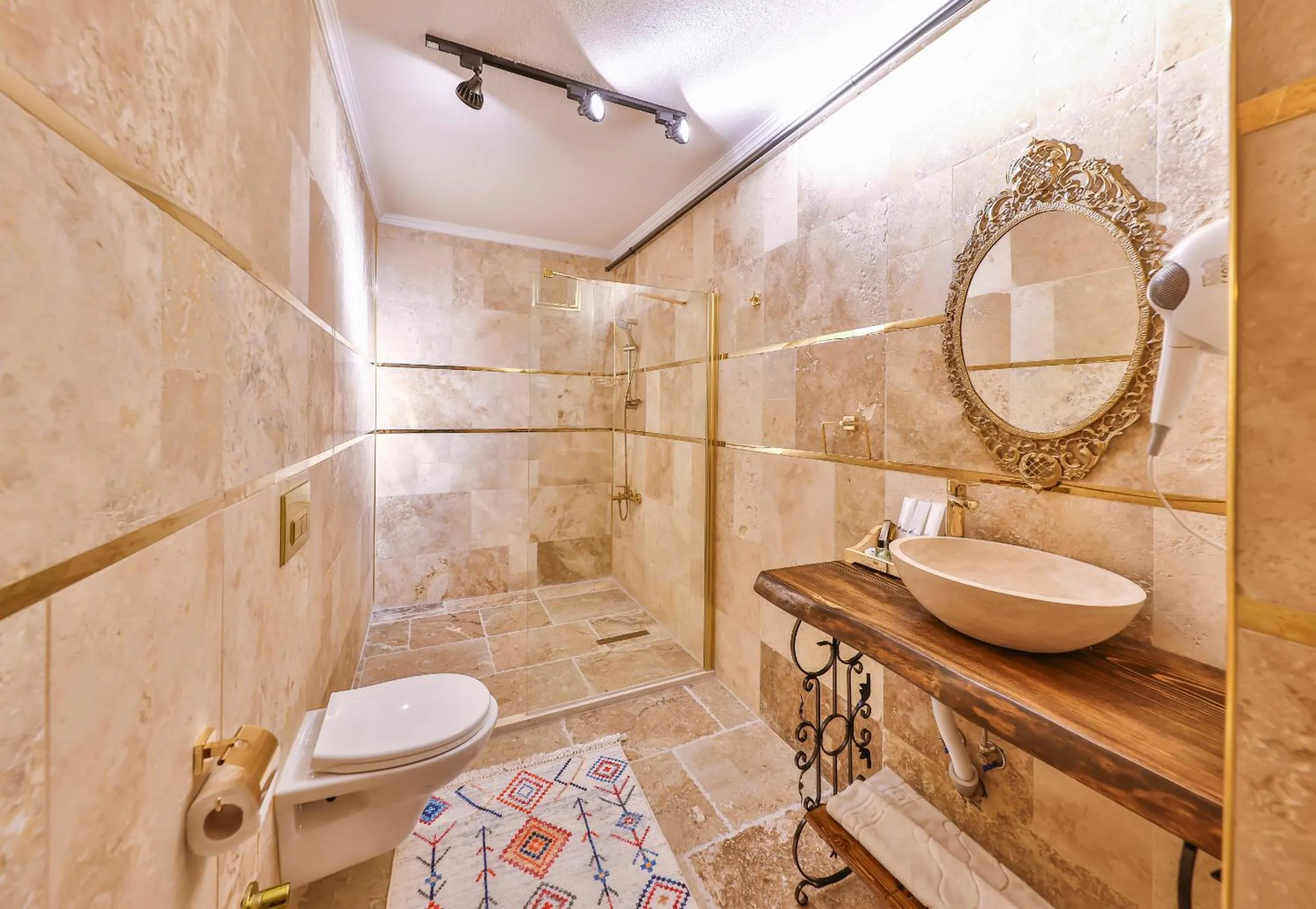 Shower in Noble Crown Stone House Cappadocia