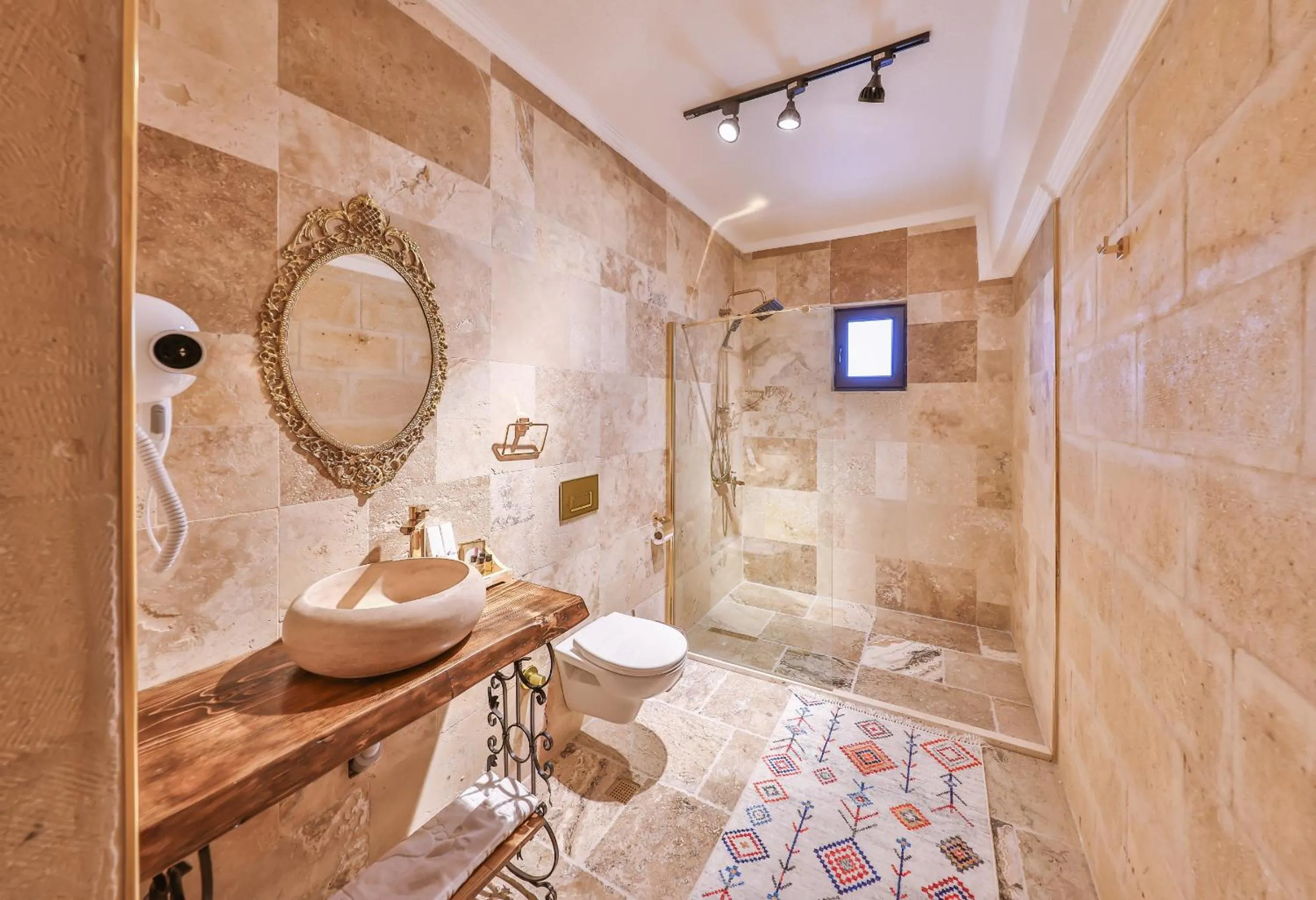 Shower in Noble Crown Stone House Cappadocia