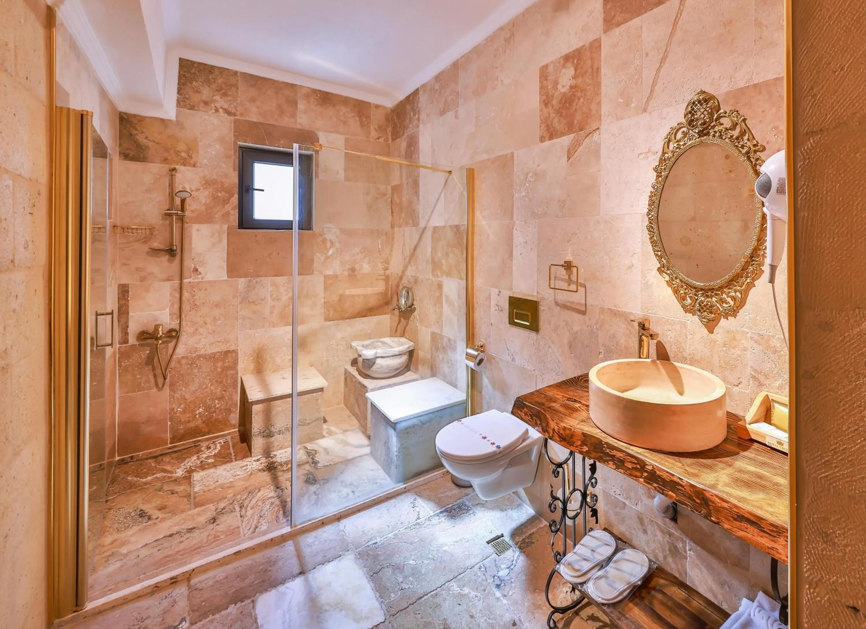 Shower in Noble Crown Stone House Cappadocia