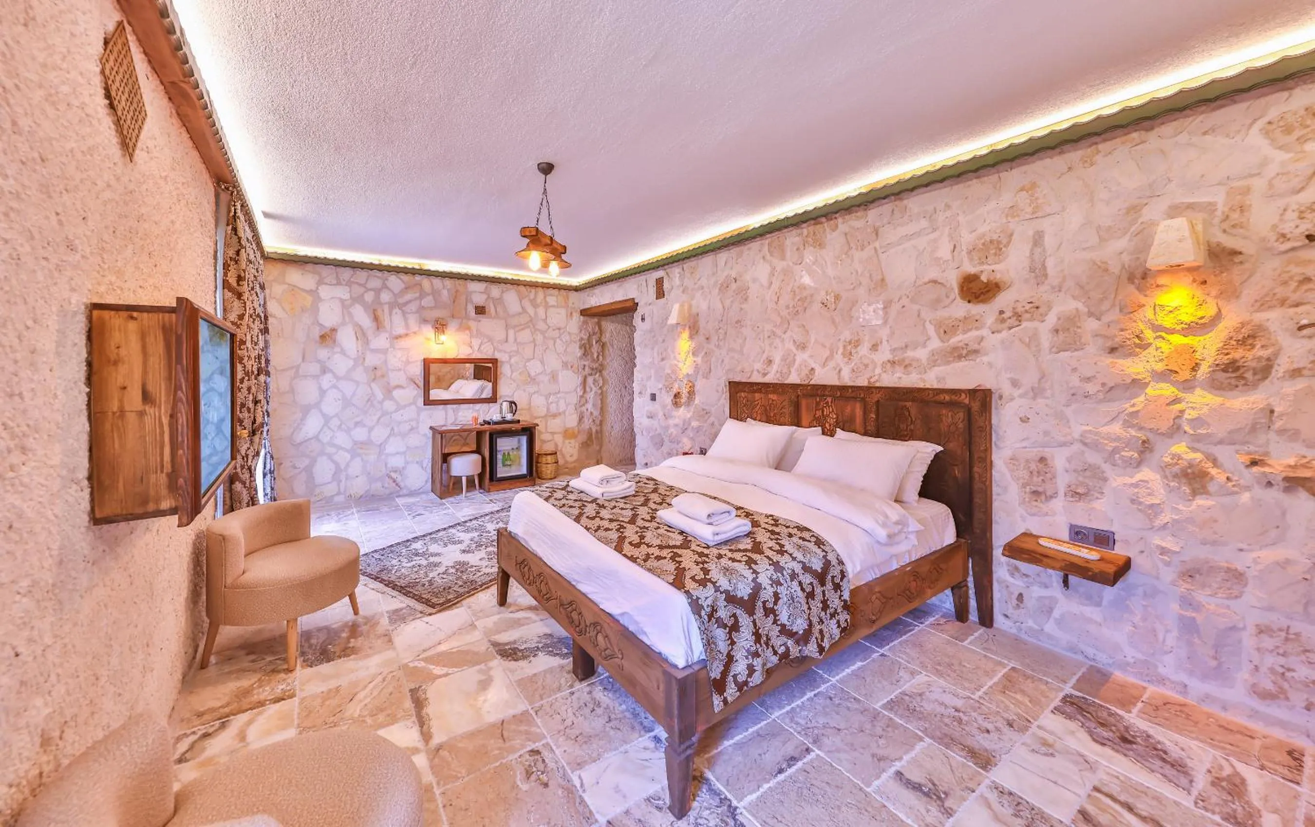 Bed in Noble Crown Stone House Cappadocia