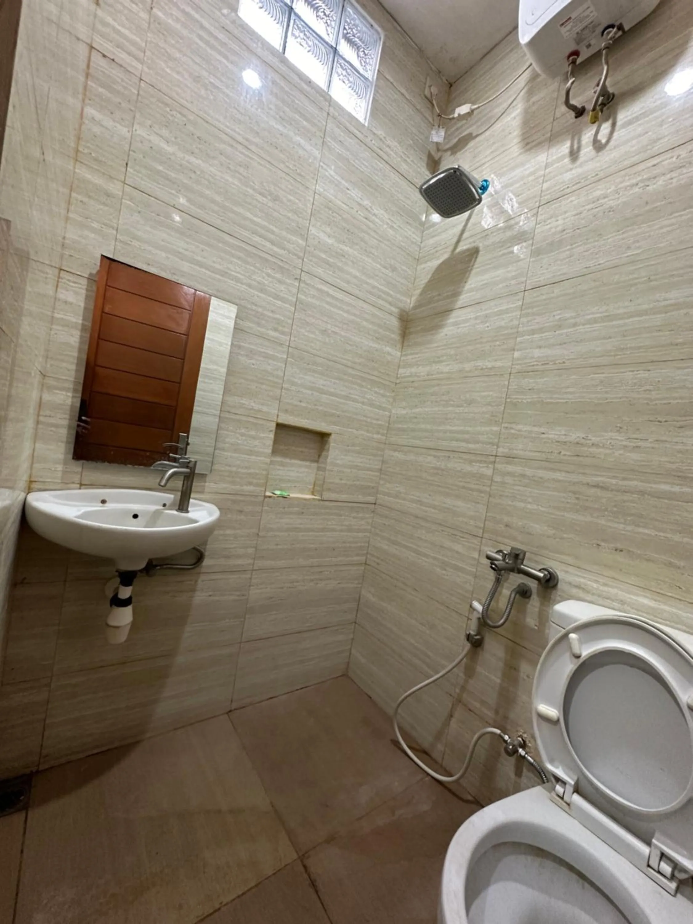 Kubu Alvian Guest House