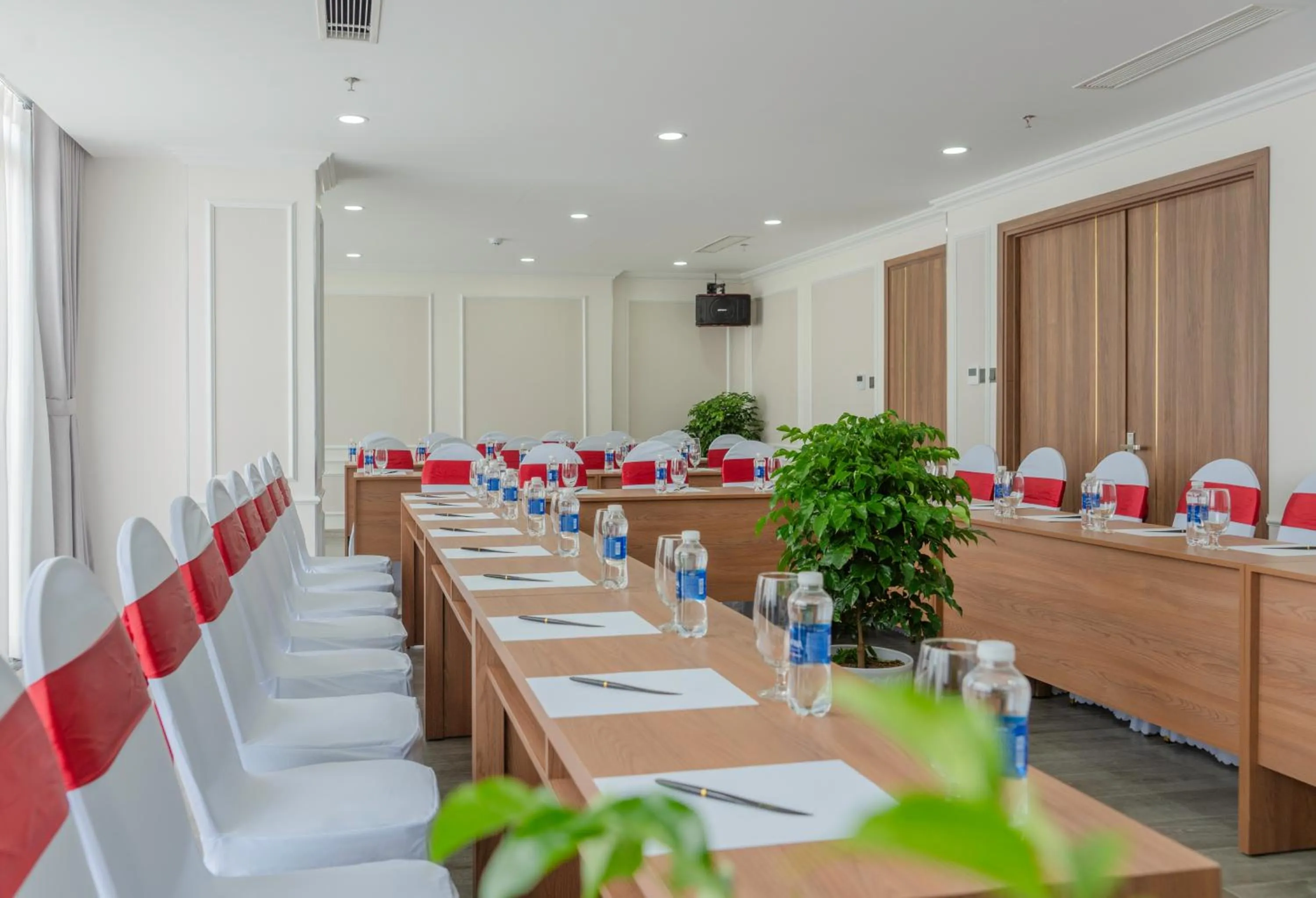 Meeting/conference room in Avari Hotel