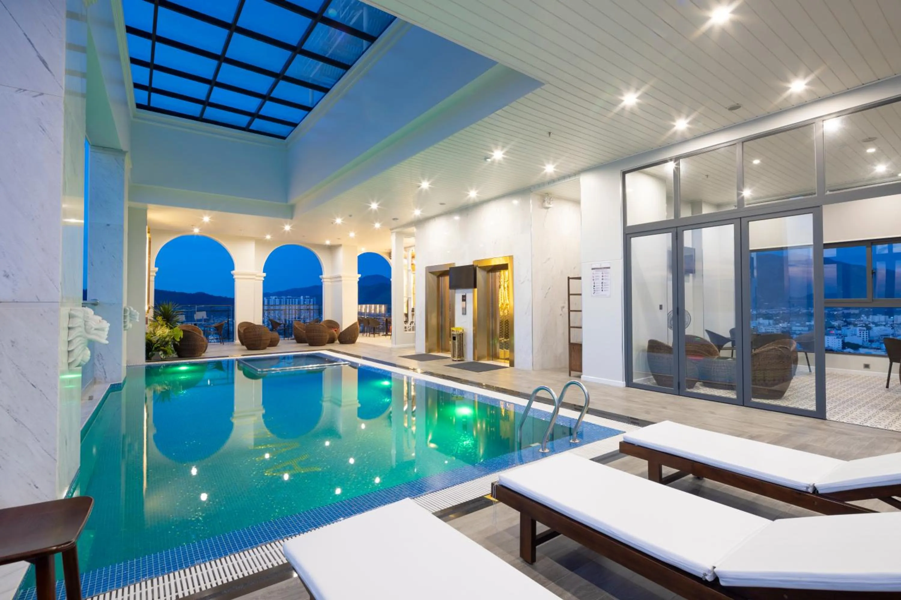 Pool view in Avari Hotel