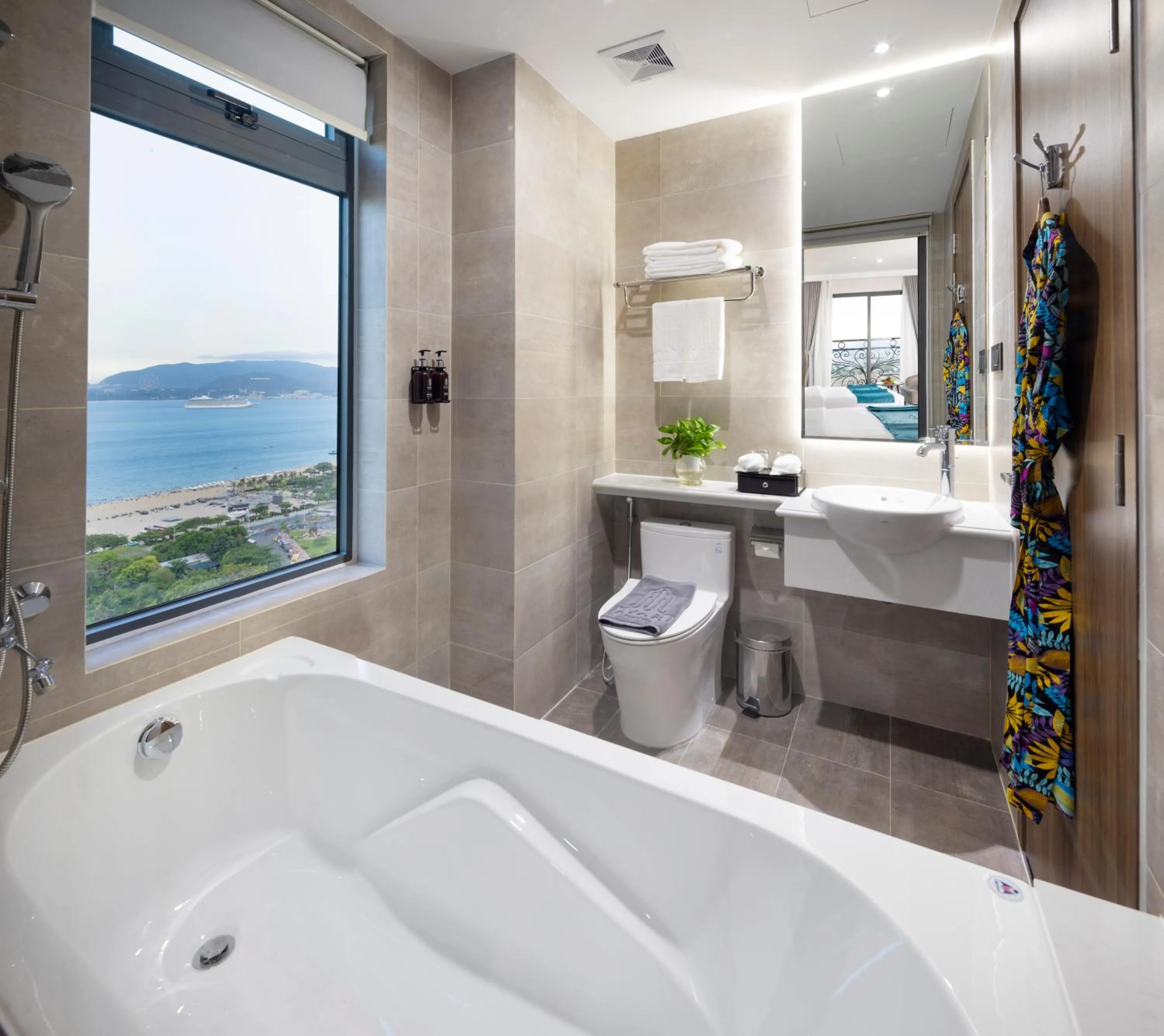 Bathroom in Avari Hotel