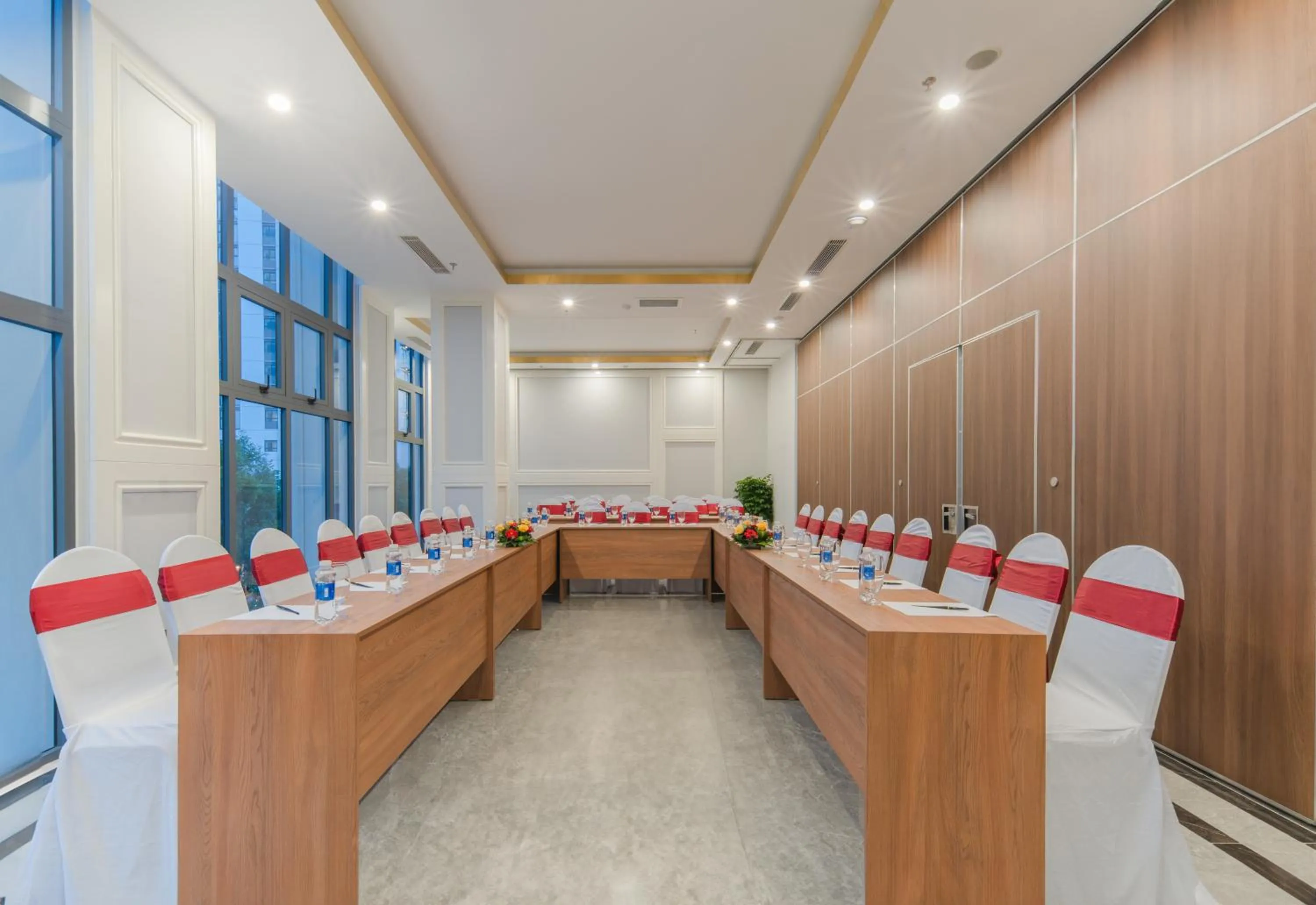 Meeting/conference room in Avari Hotel