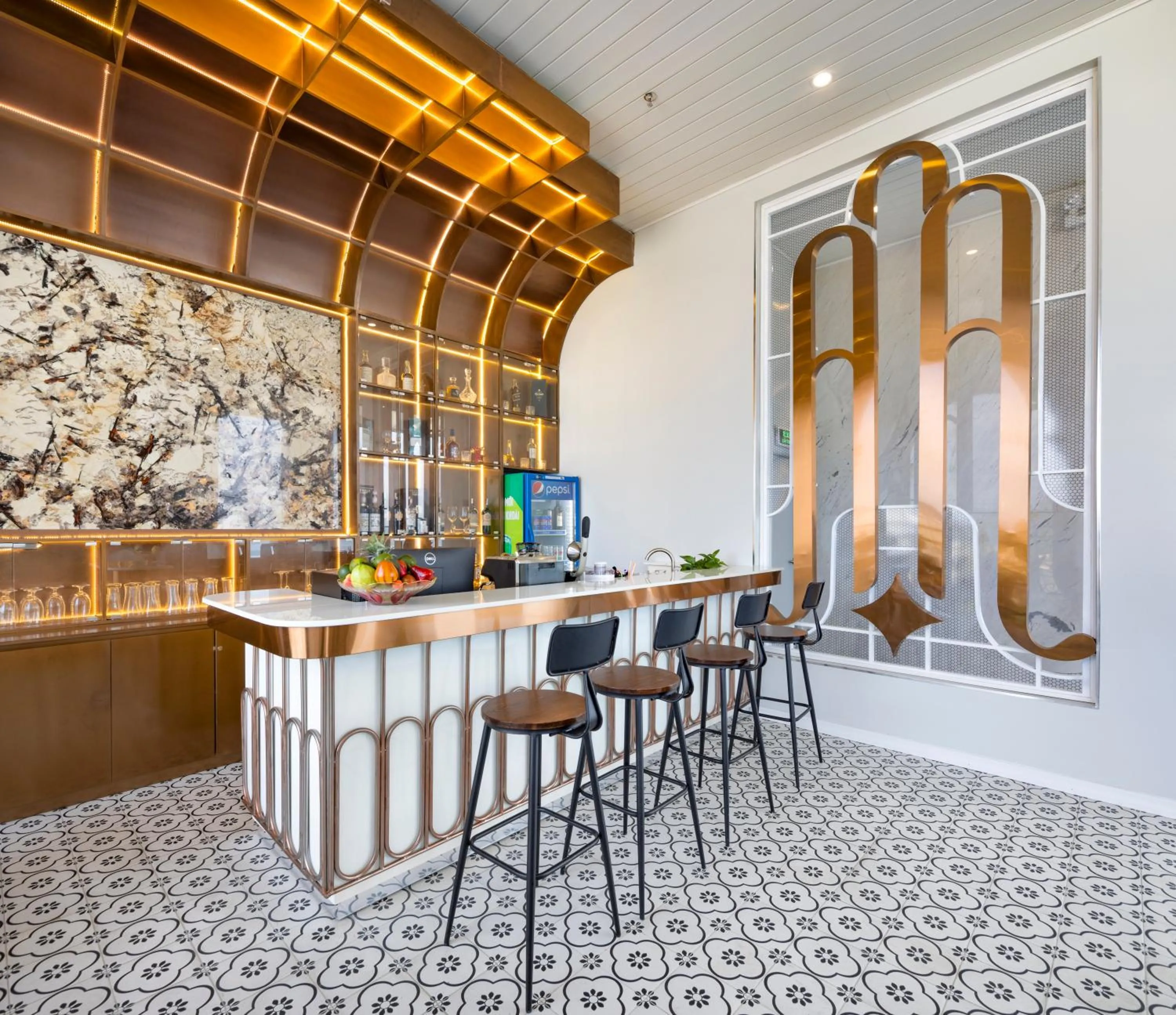 Lounge or bar in Avari Hotel