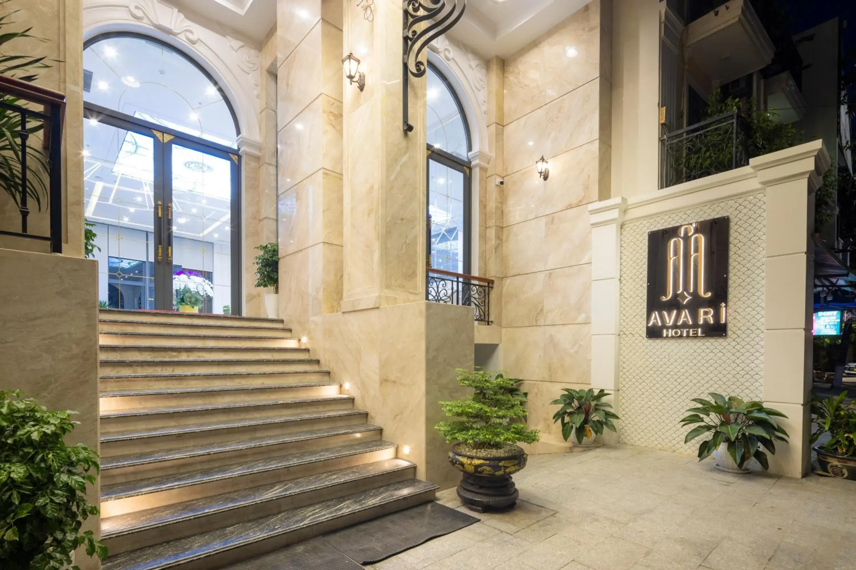 Facade/entrance in Avari Hotel Facade/entrance in Avari Hotel