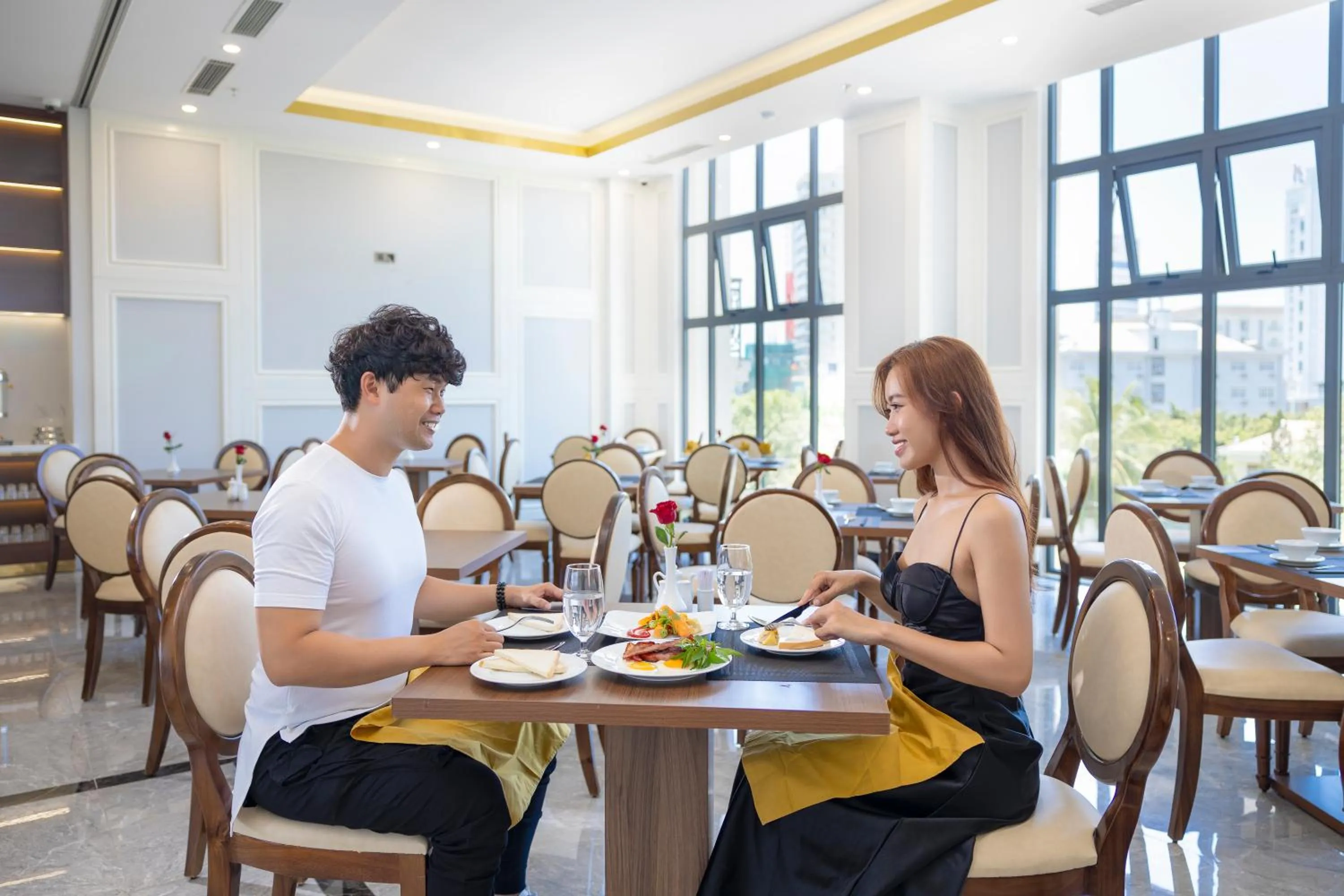 Restaurant/places to eat in Avari Hotel