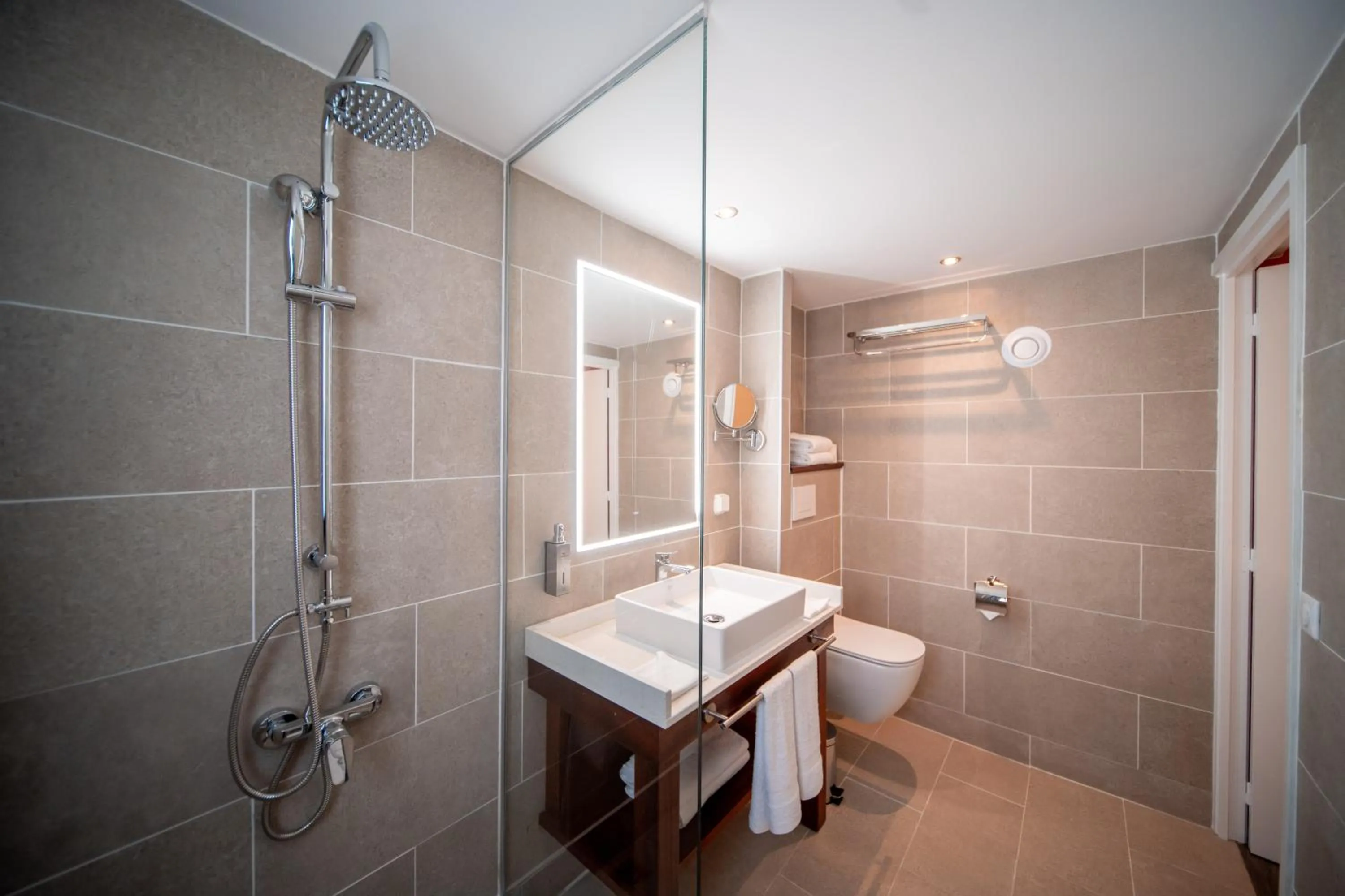 Bathroom in Maitai Express Tahiti