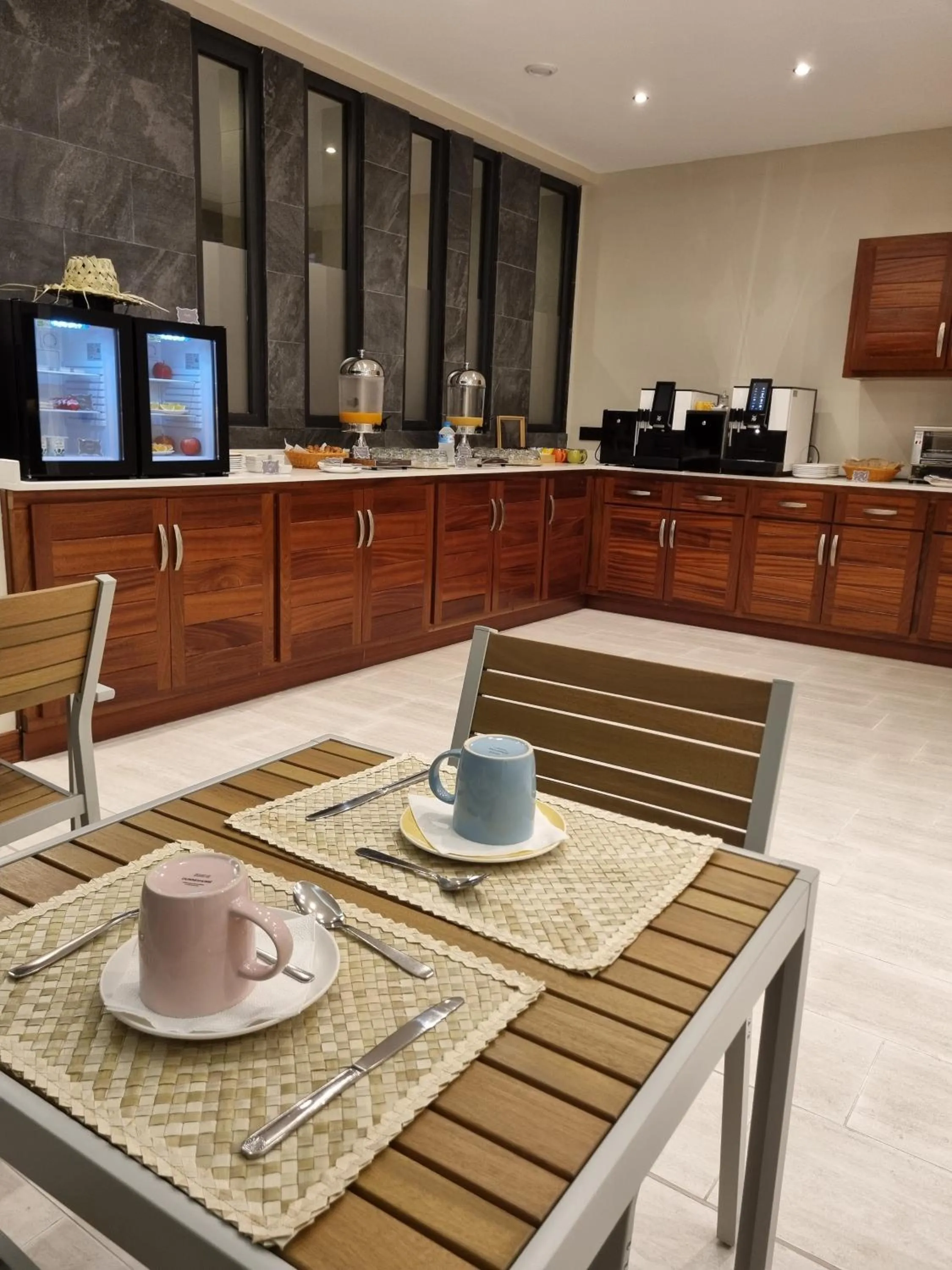 Breakfast in Maitai Express Tahiti