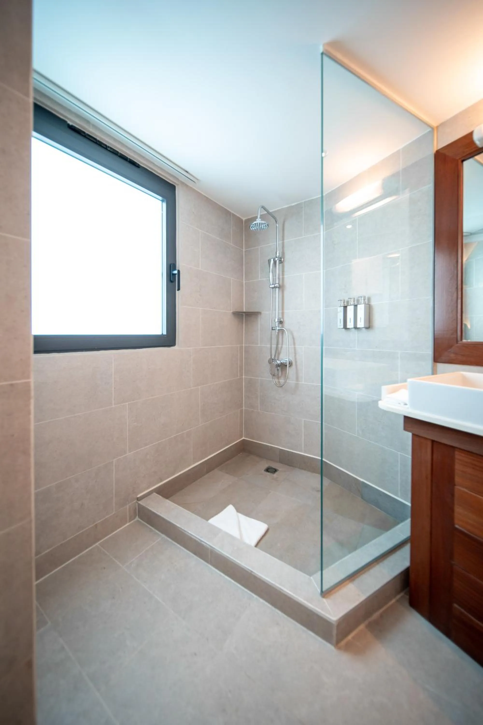 Shower in Maitai Express Tahiti