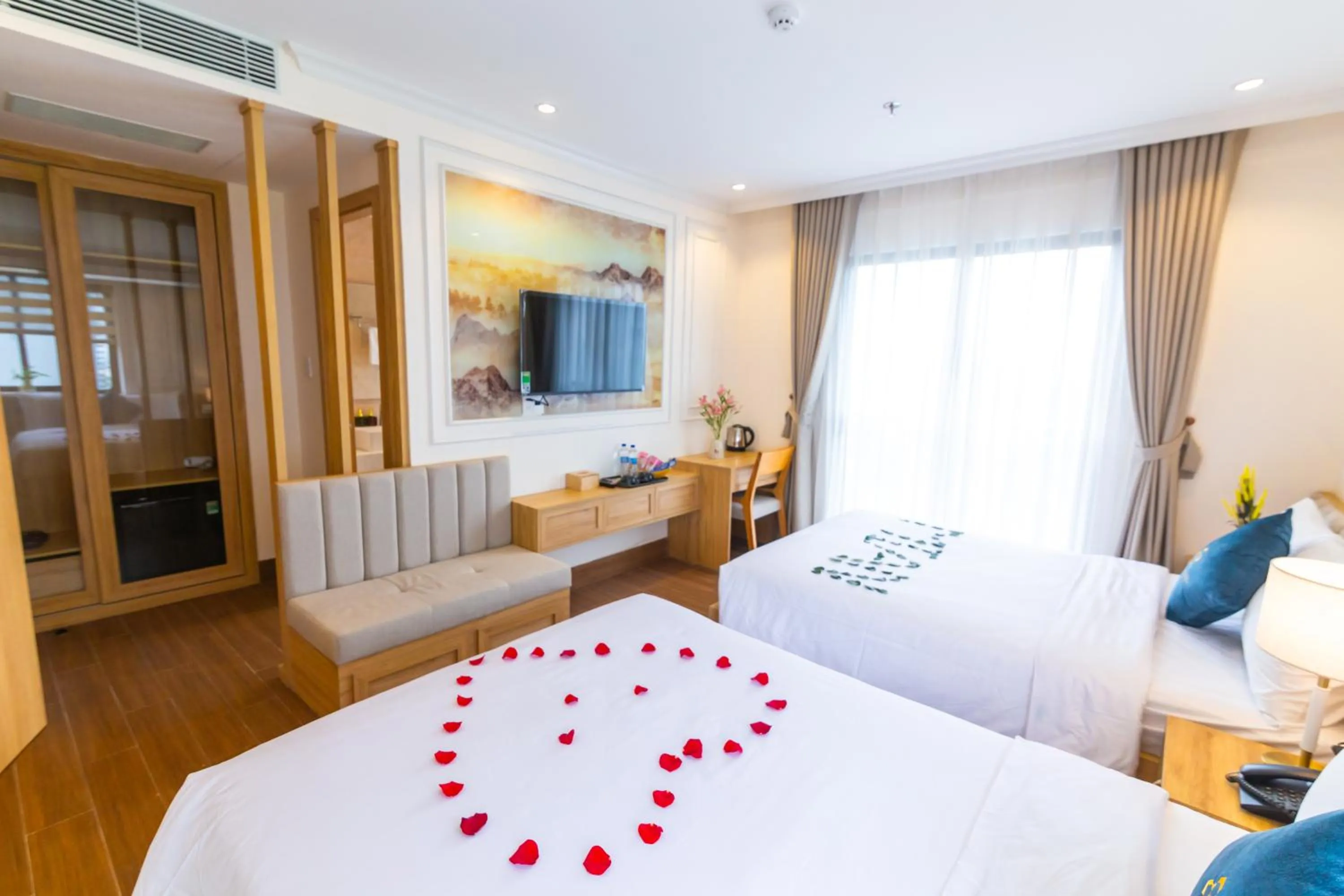 Bed in MiAn Hotel Danang - Infinity Pool