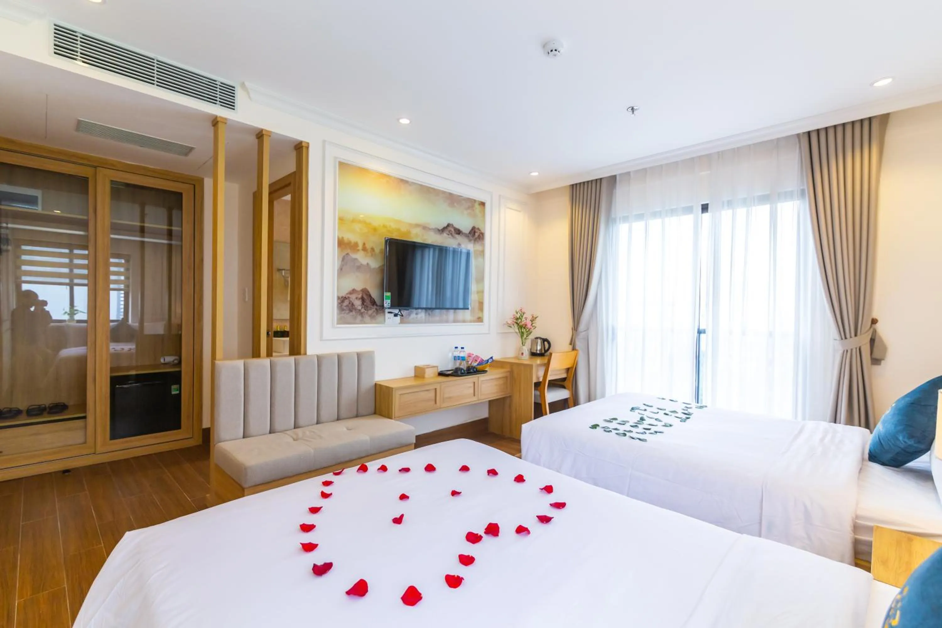 Bed in MiAn Hotel Danang - Infinity Pool