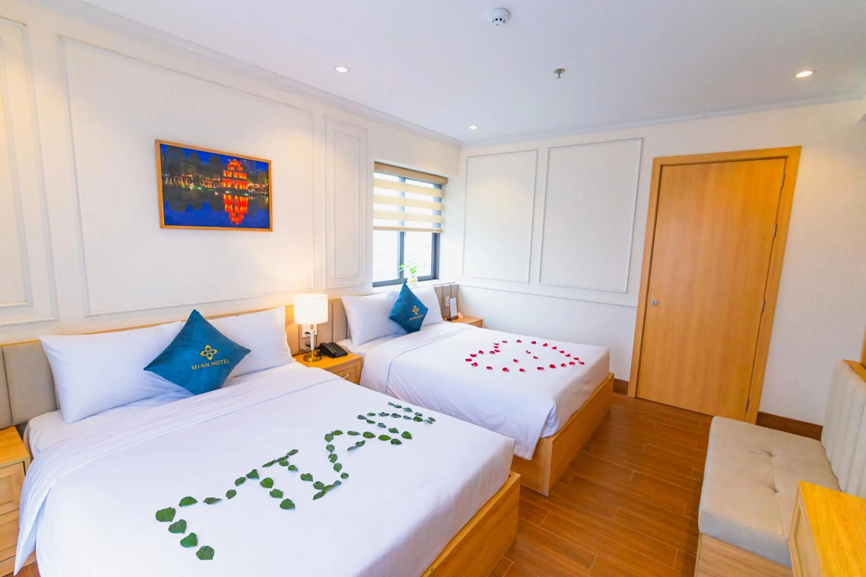 Bed in MiAn Hotel Danang - Infinity Pool