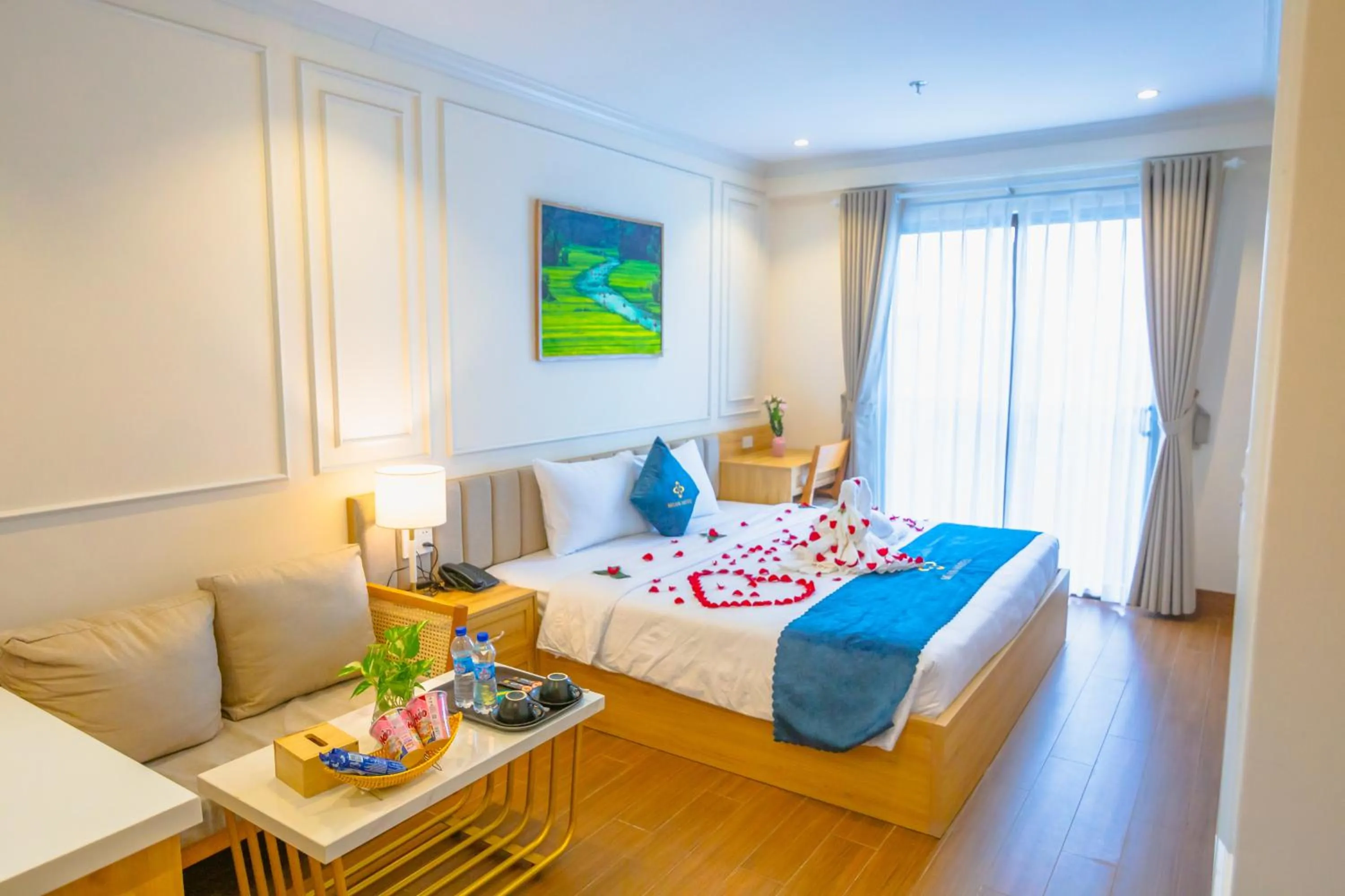 Bed in MiAn Hotel Danang - Infinity Pool