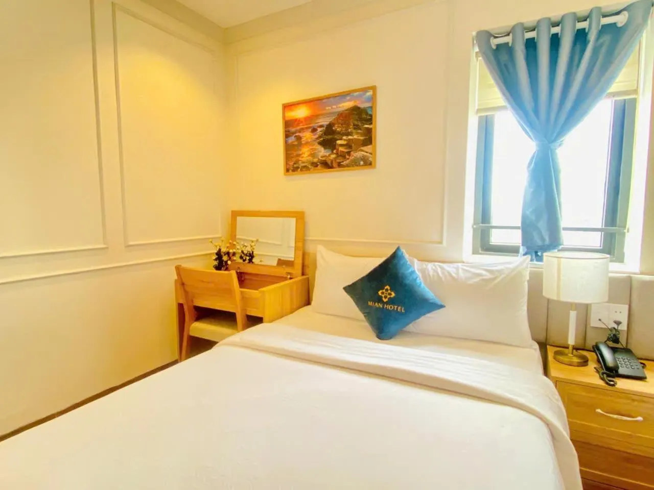 Bed in MiAn Hotel Danang - Infinity Pool