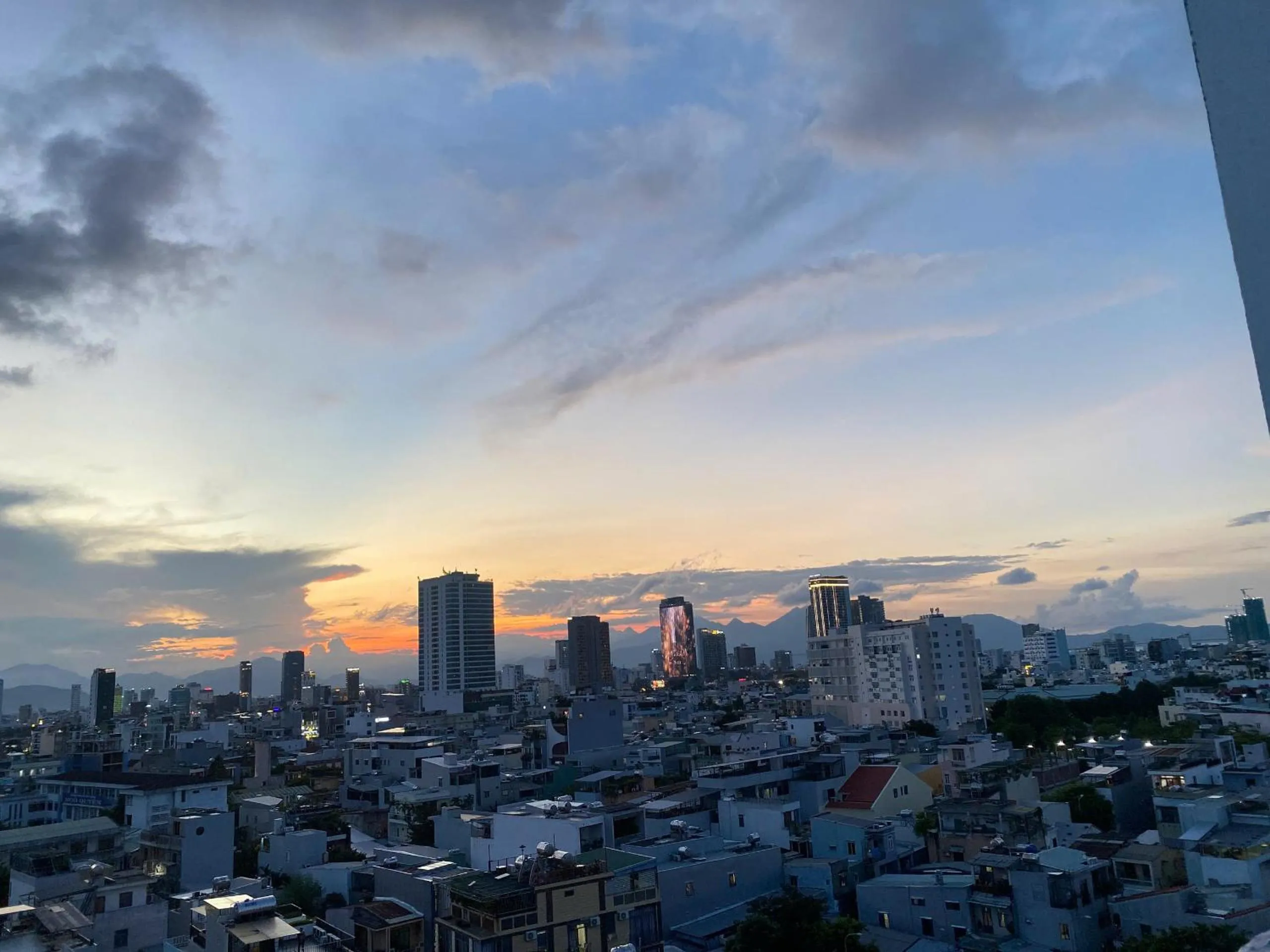 Swimming pool in MiAn Hotel Danang - Infinity Pool
