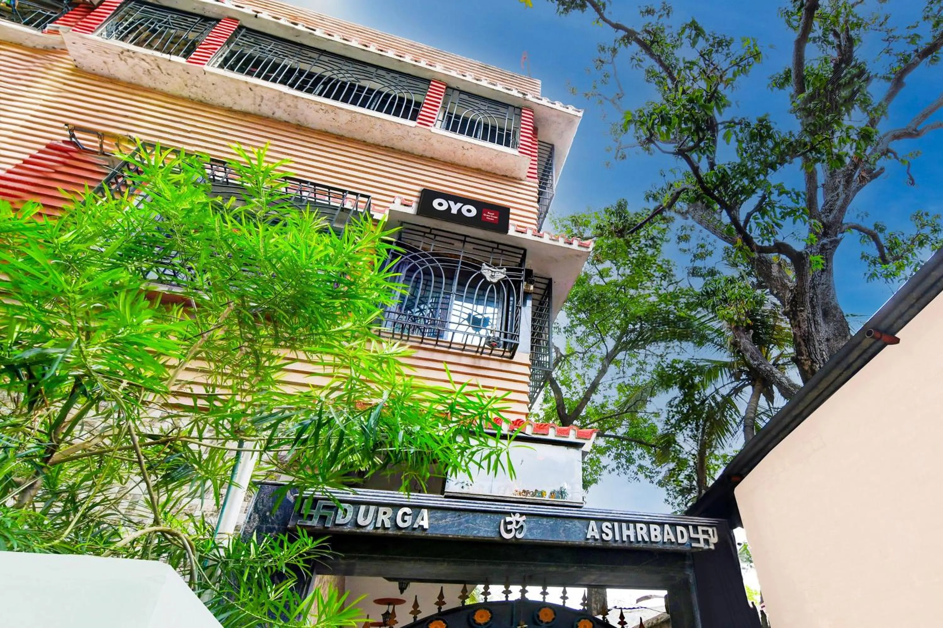 Facade/entrance in Hotel O Royal Green Guest House