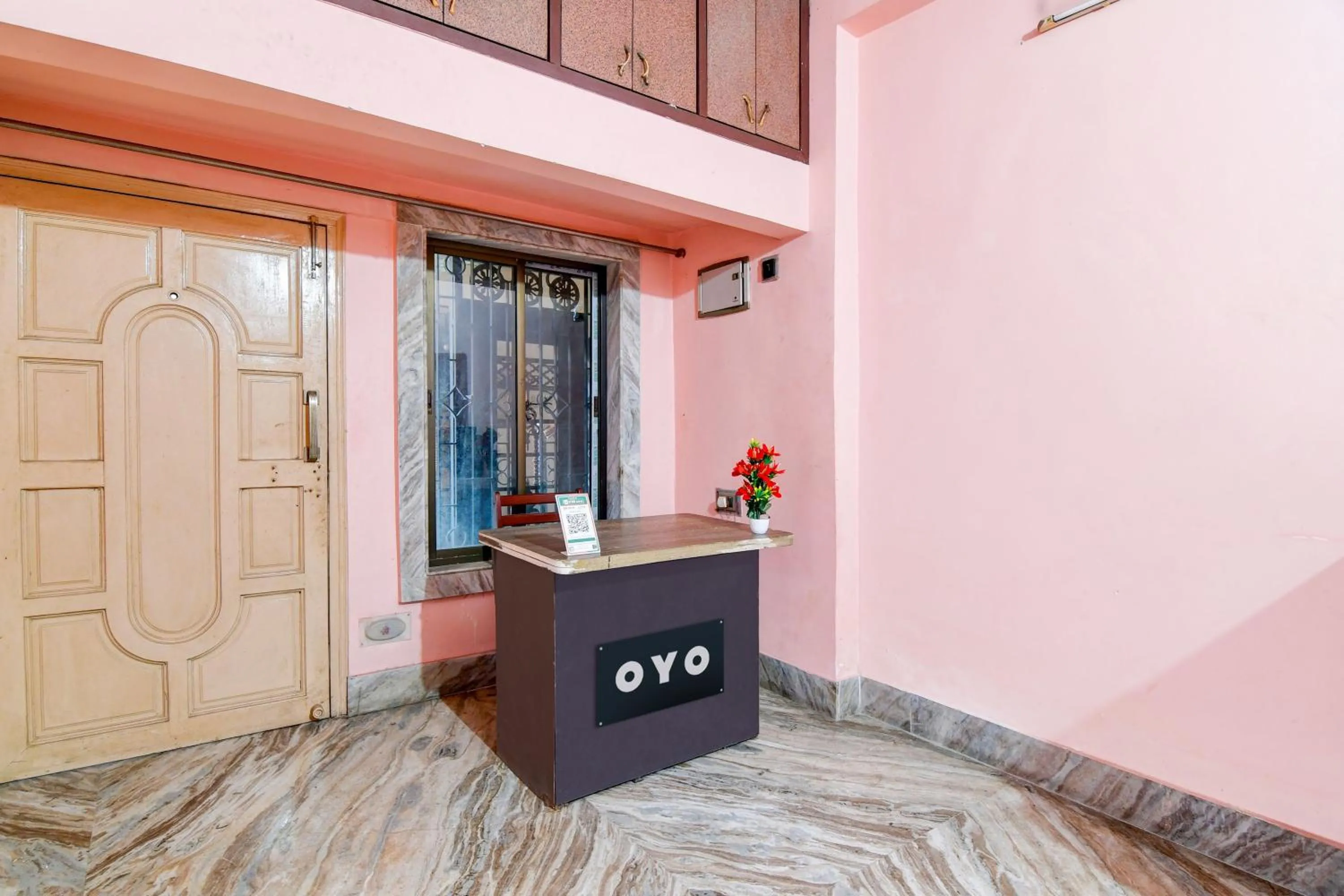 Lobby or reception in Hotel O Royal Green Guest House