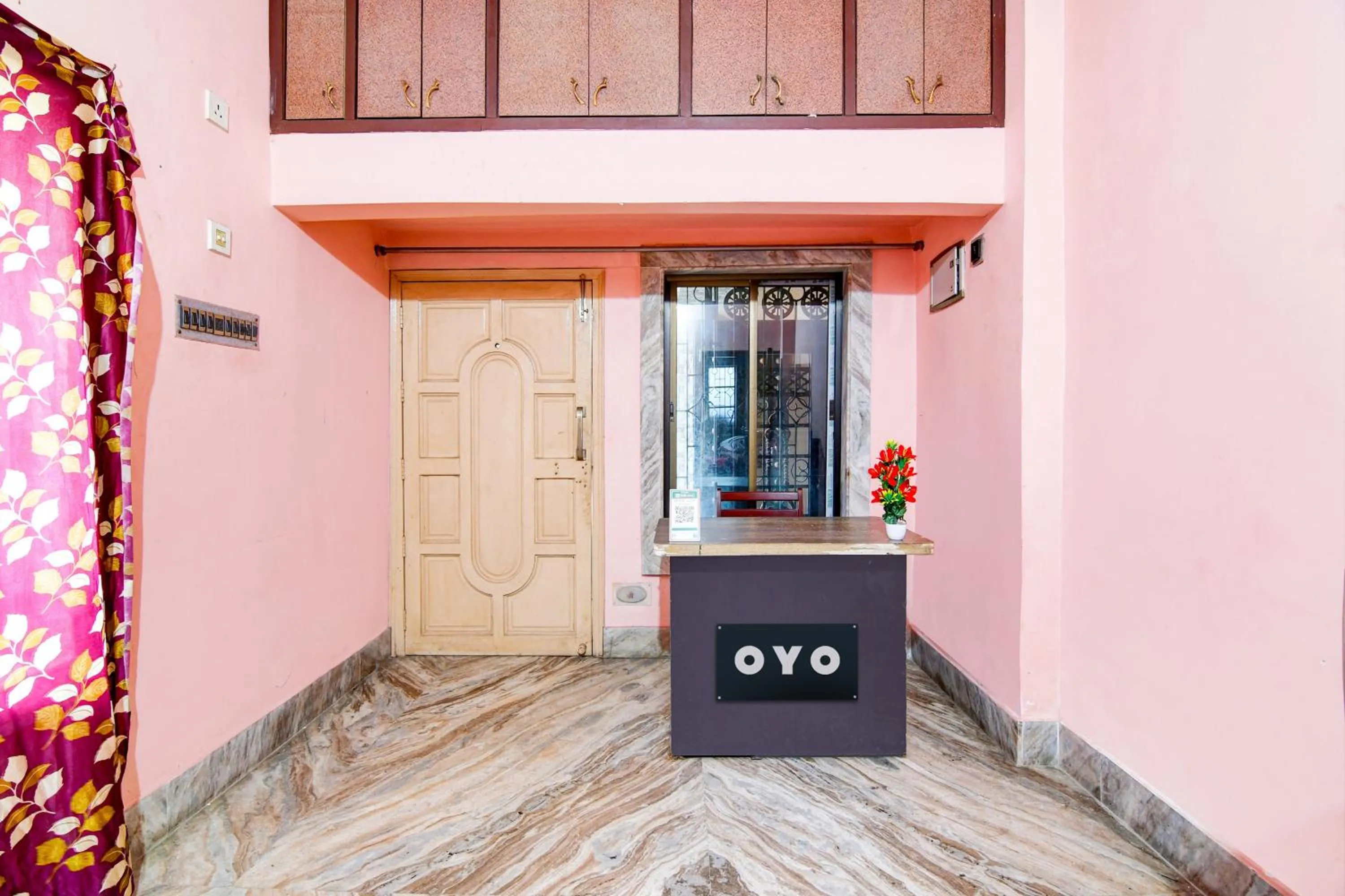 Lobby or reception in Hotel O Royal Green Guest House