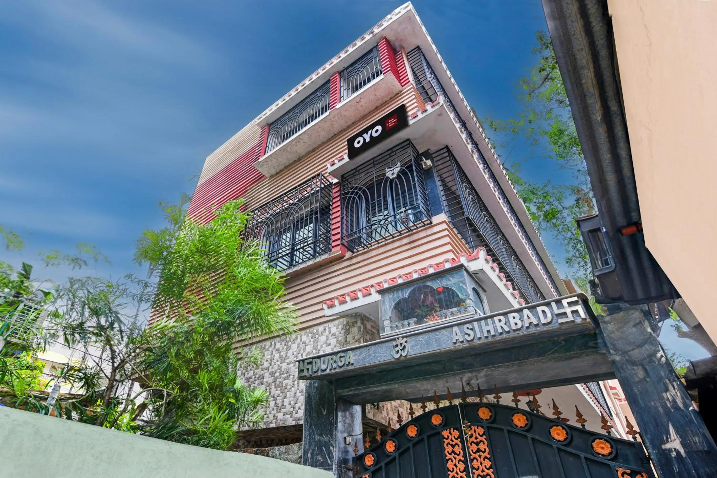 Facade/entrance in Hotel O Royal Green Guest House