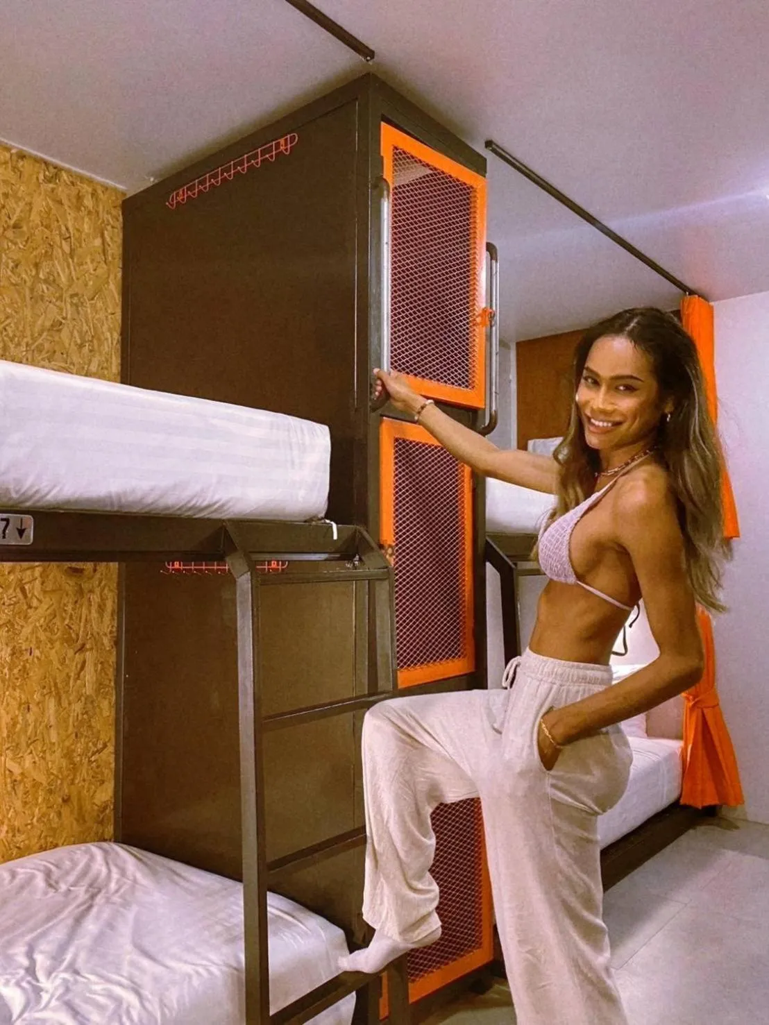 Photo of the whole room, Bed in Ubox samui hostel & Bungalow - Chaweng beach